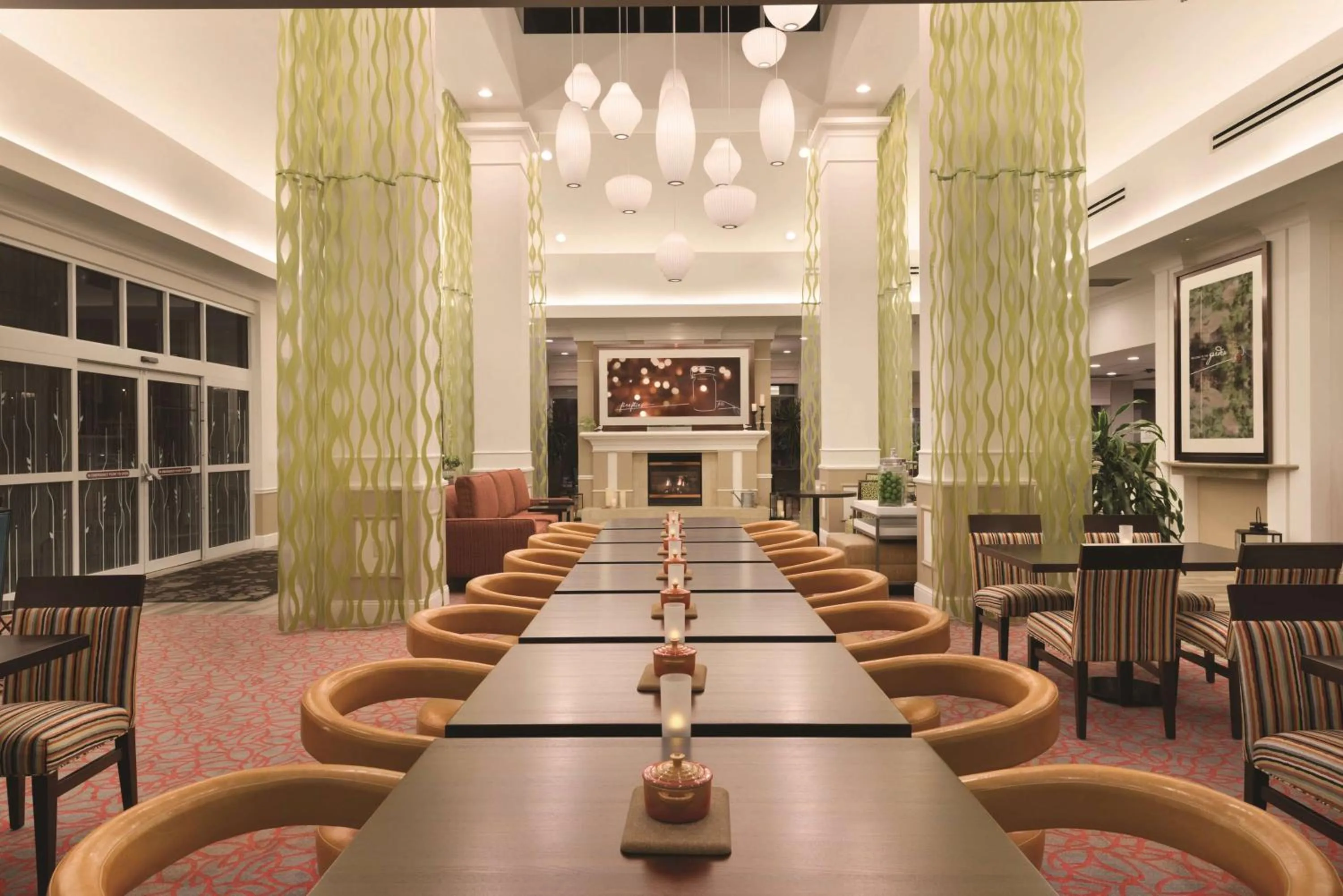 Restaurant/places to eat in Hilton Garden Inn Akron-Canton Airport