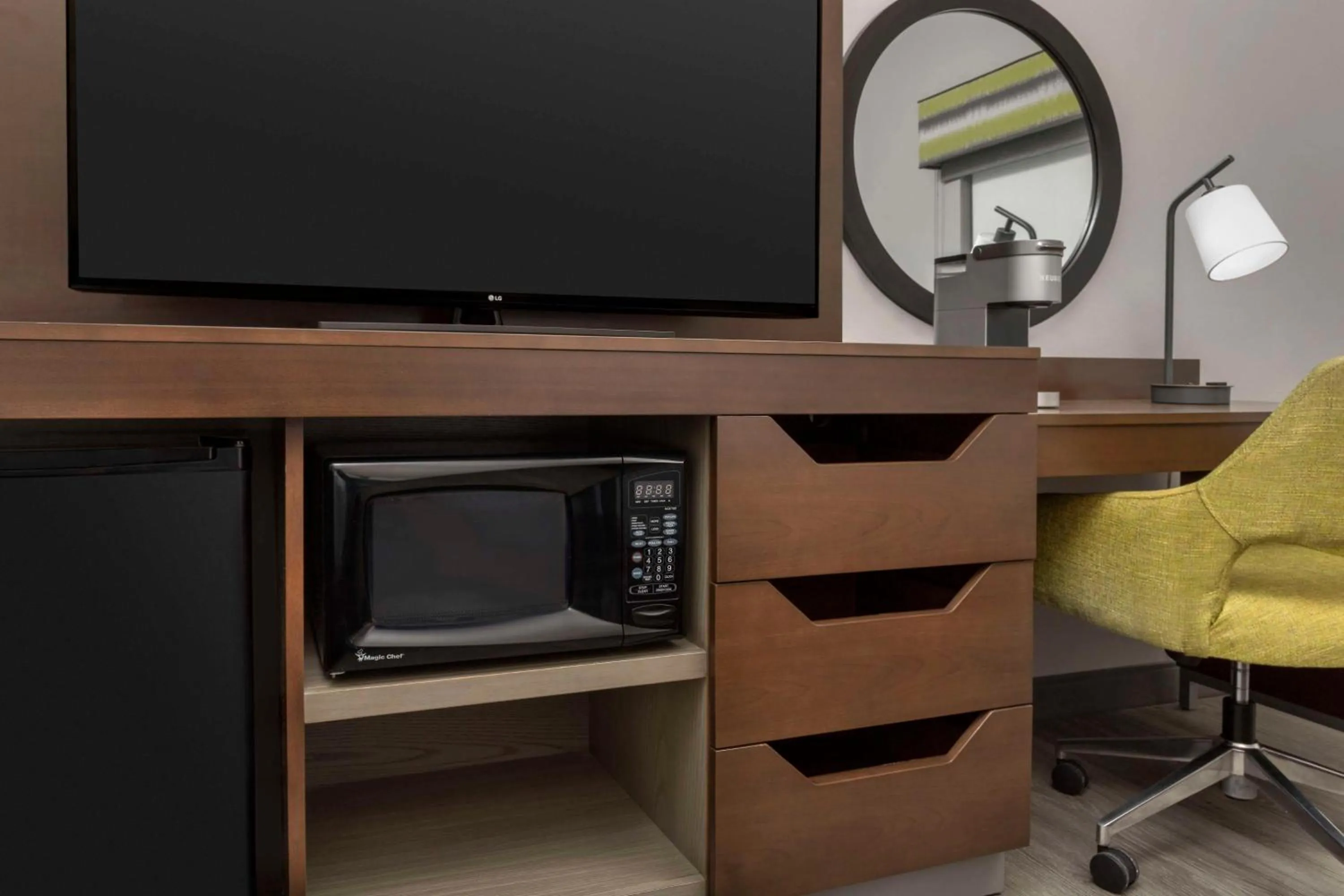 TV and multimedia in Hampton Inn Birmingham I-65/Lakeshore Drive