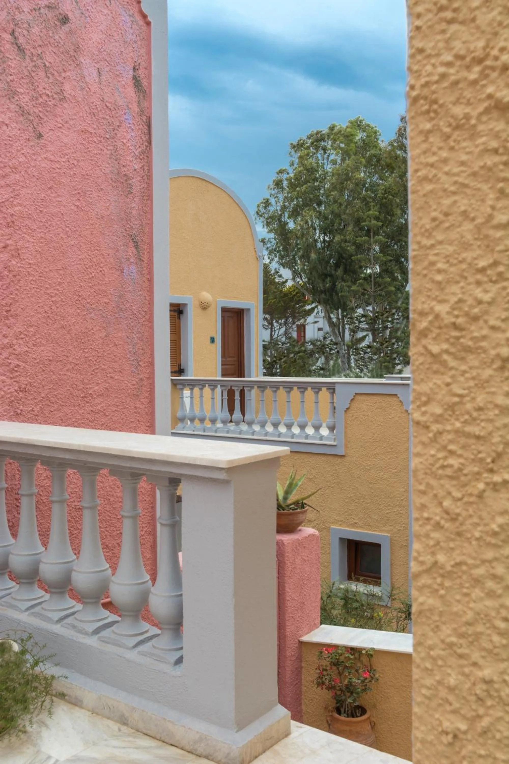 Decorative detail in Hotel Sunrise