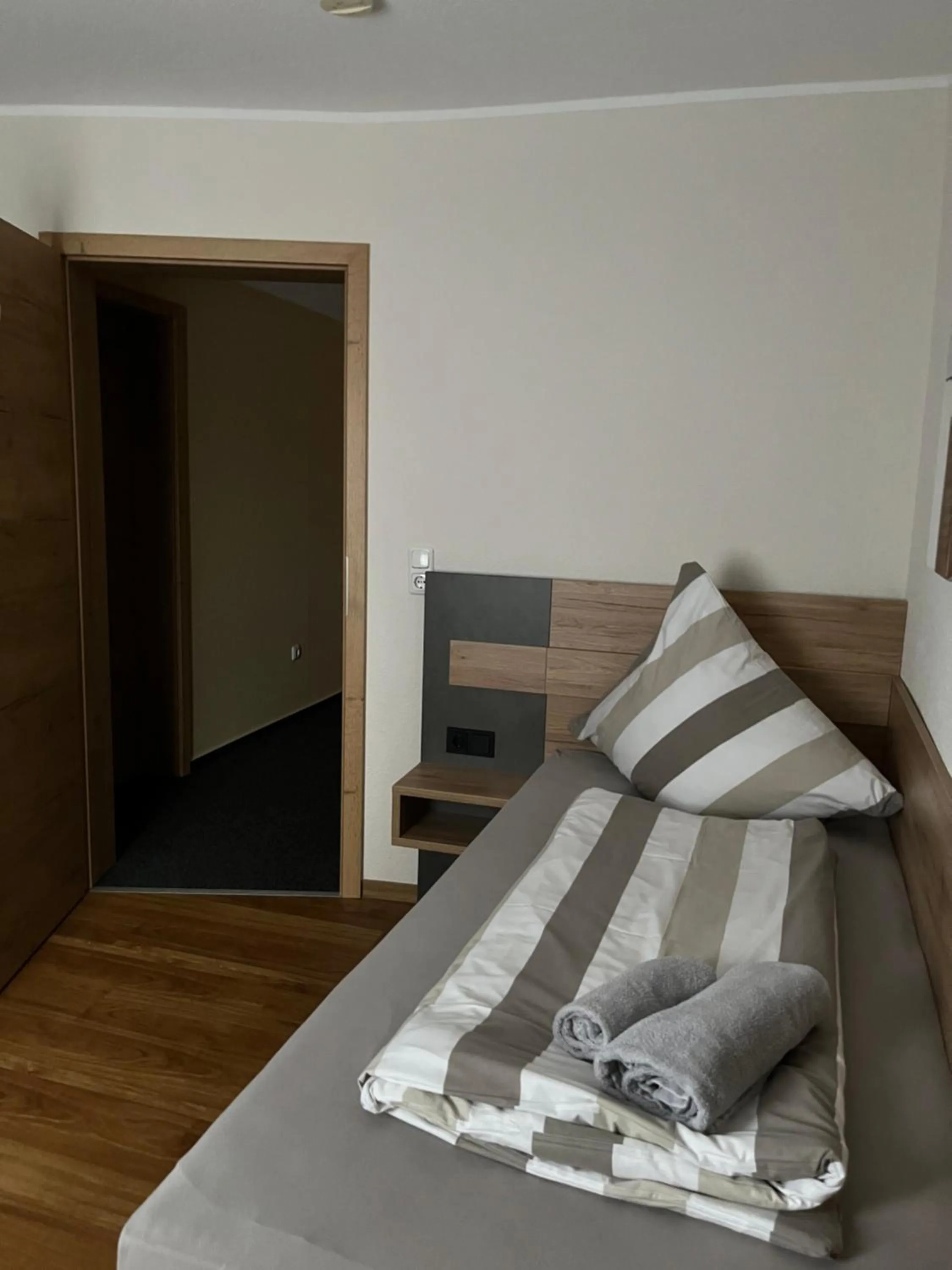 Bedroom, Bed in Gasthaus Waldschlosschen