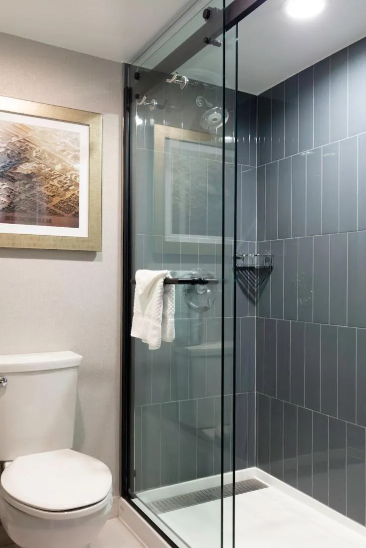 Shower in DoubleTree Birmingham Perimeter Park