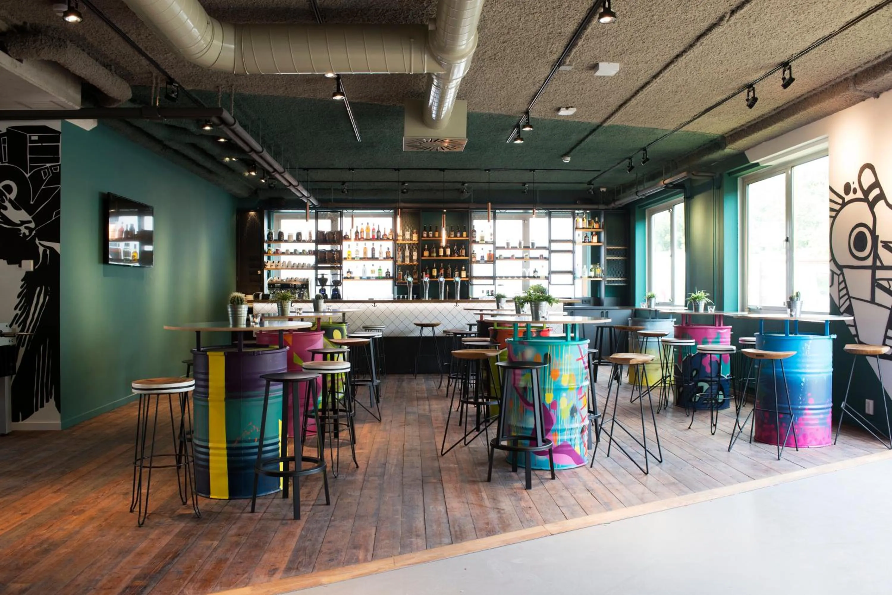 Restaurant/places to eat in Via Amsterdam