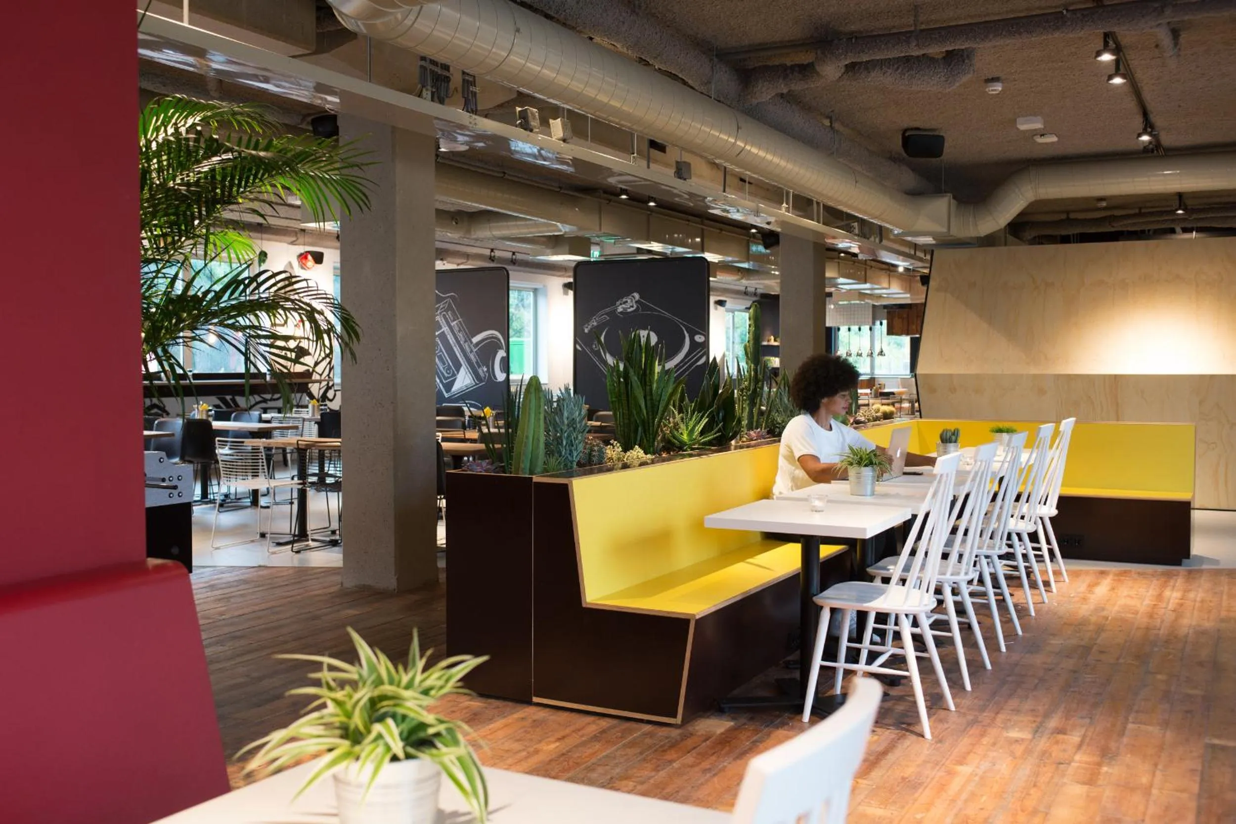 Restaurant/places to eat in Via Amsterdam