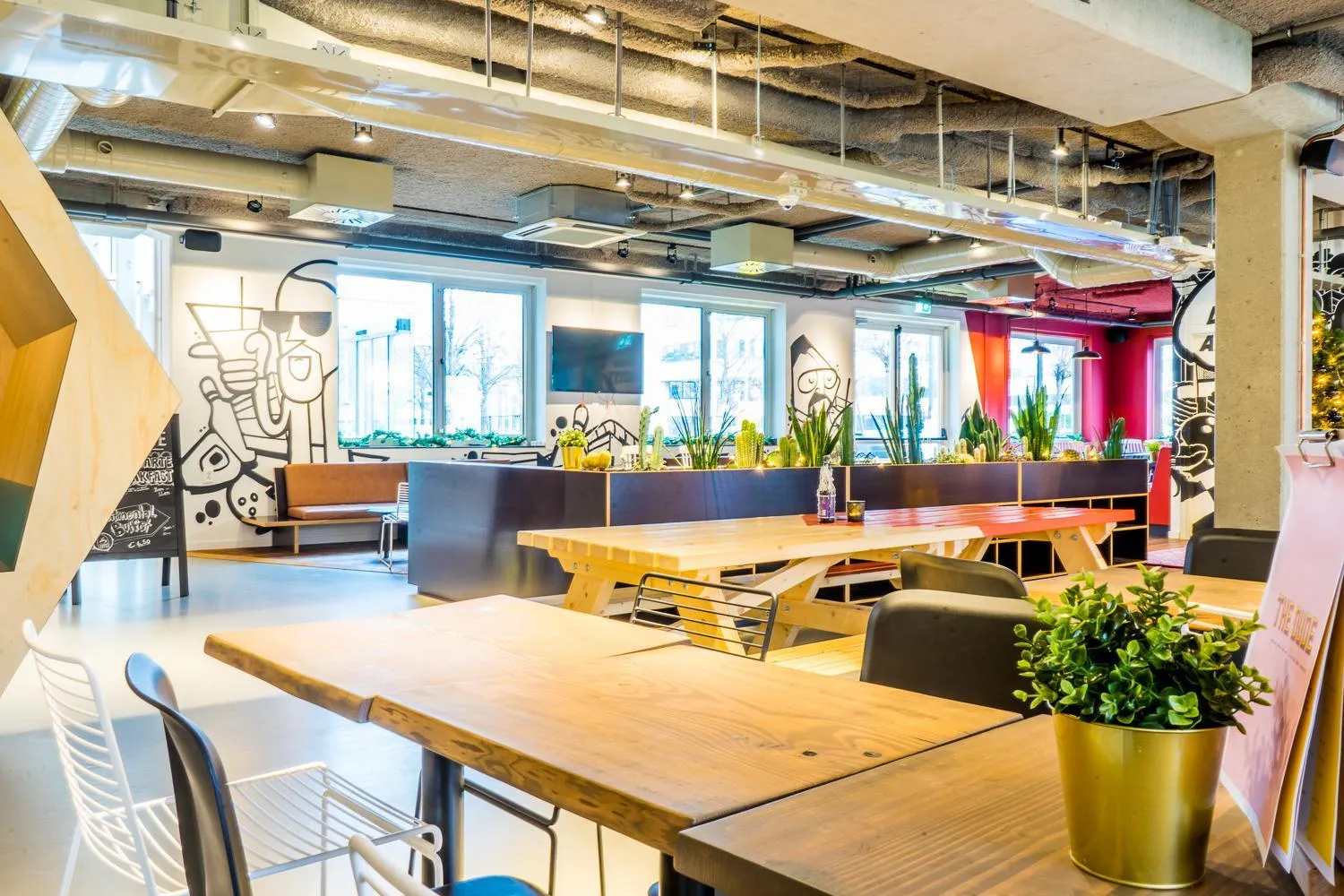 Restaurant/places to eat in Via Amsterdam