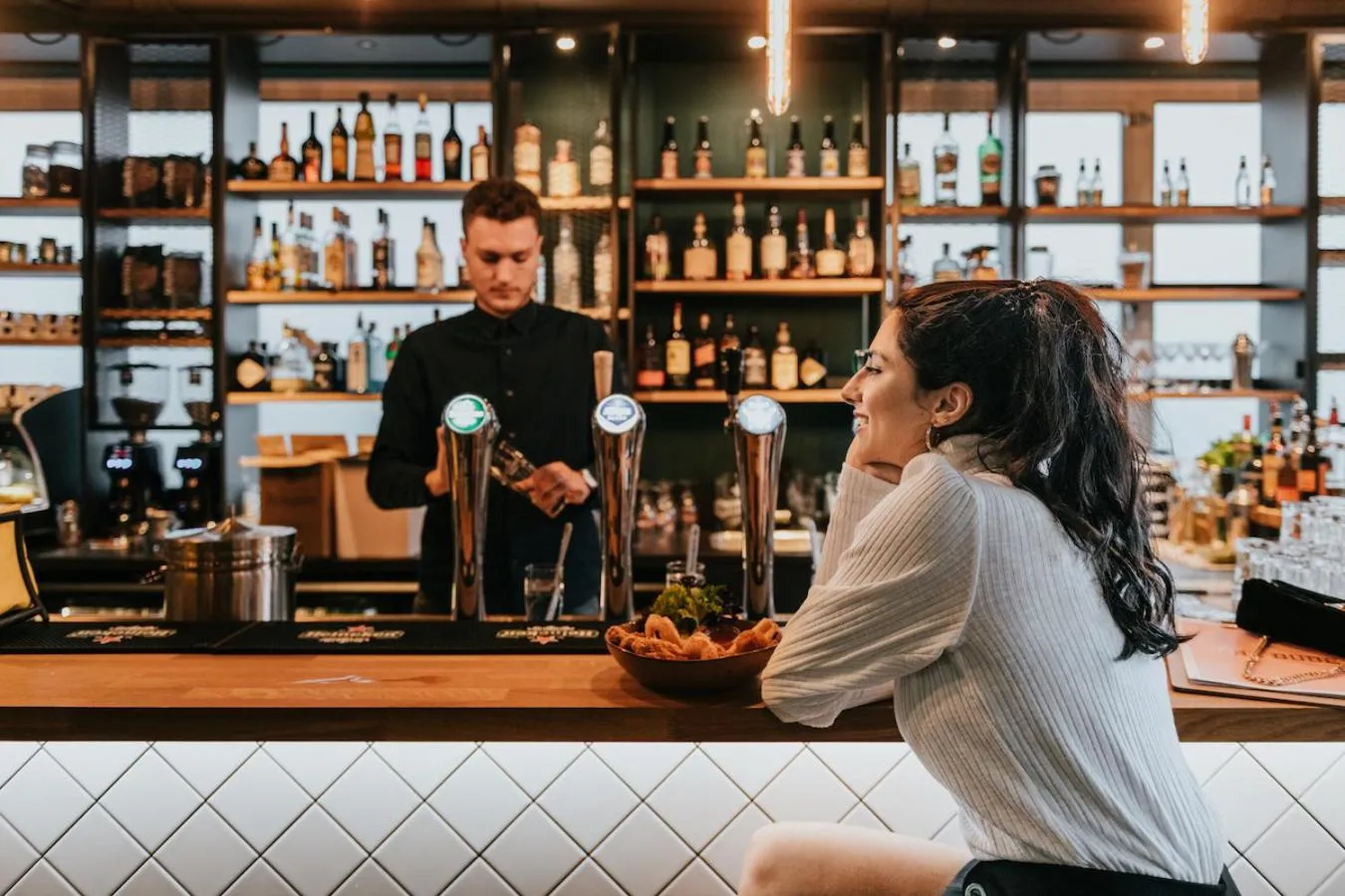 Food and drinks in Via Amsterdam