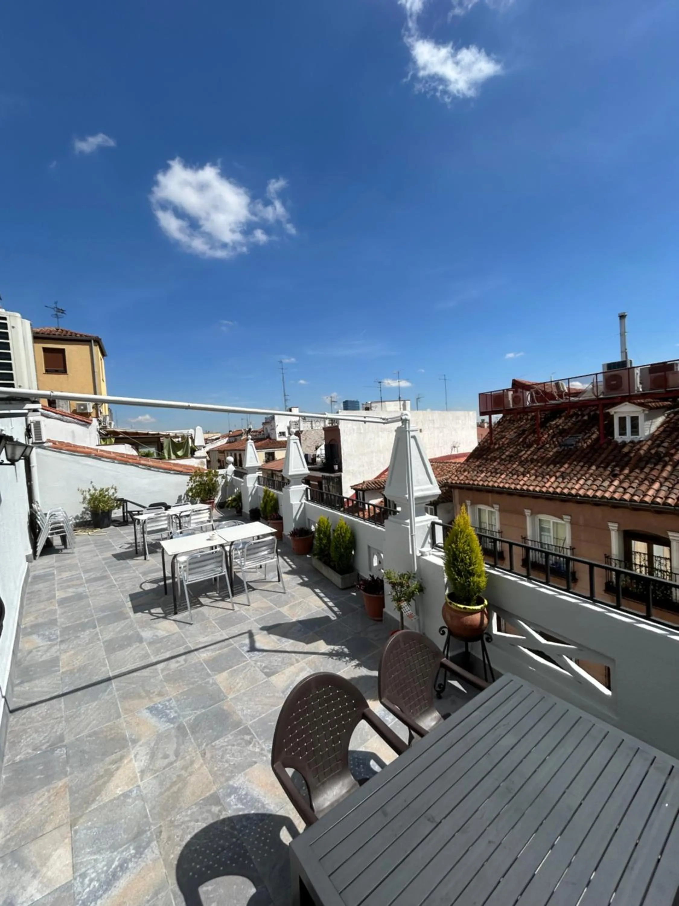 Property building in Hostal America