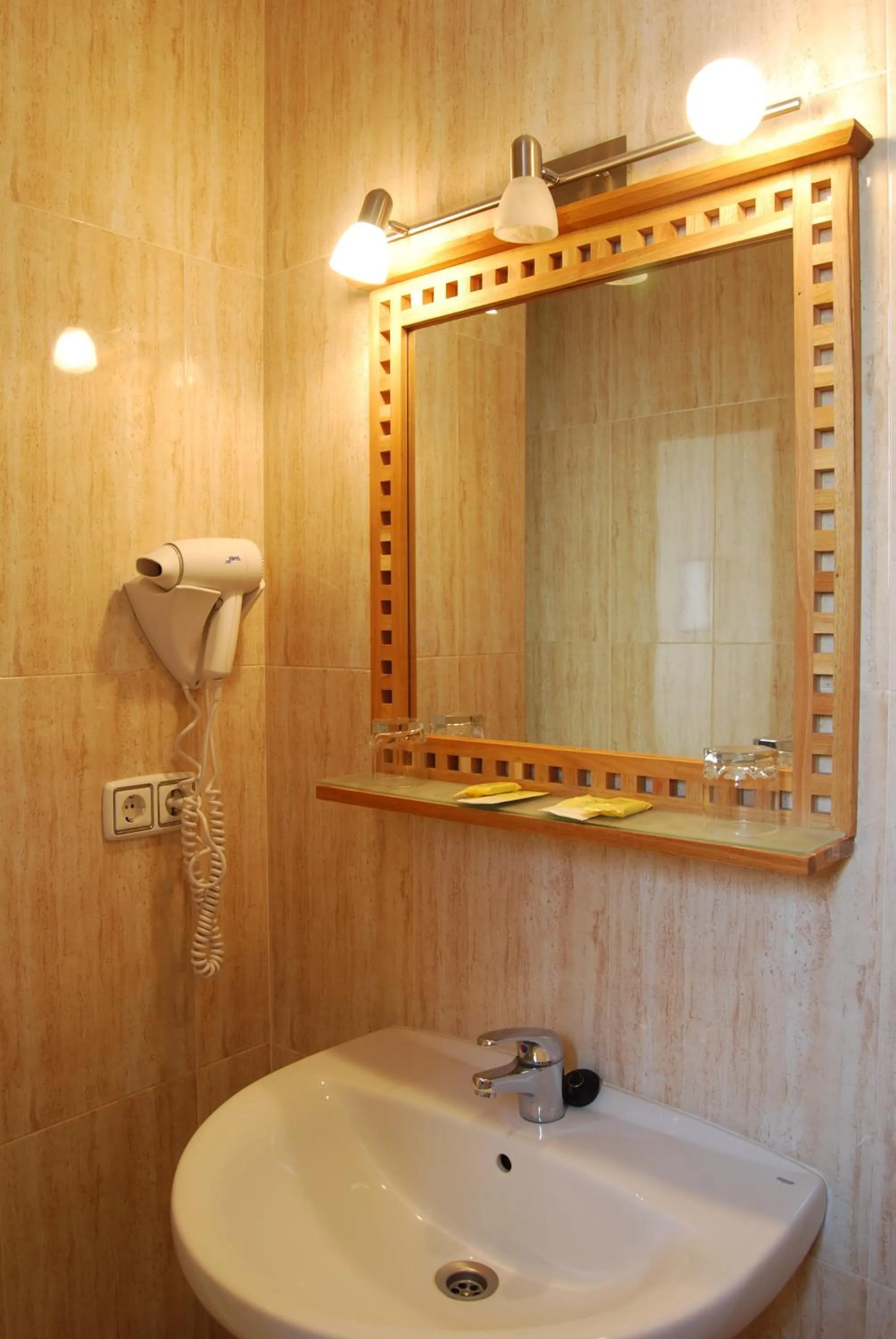 Bathroom in Hostal America