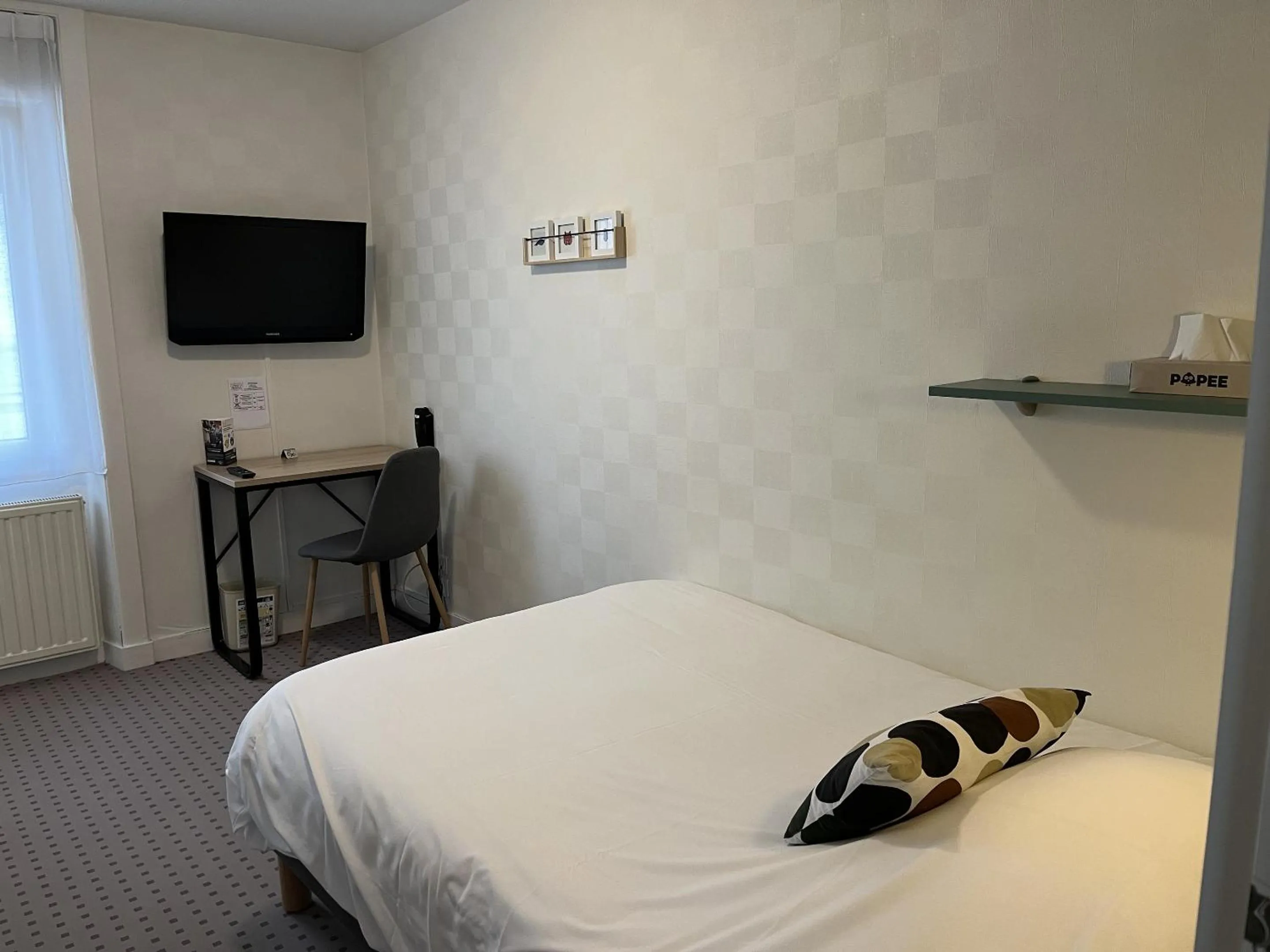 Bedroom, Bed in Anne De Bretagne