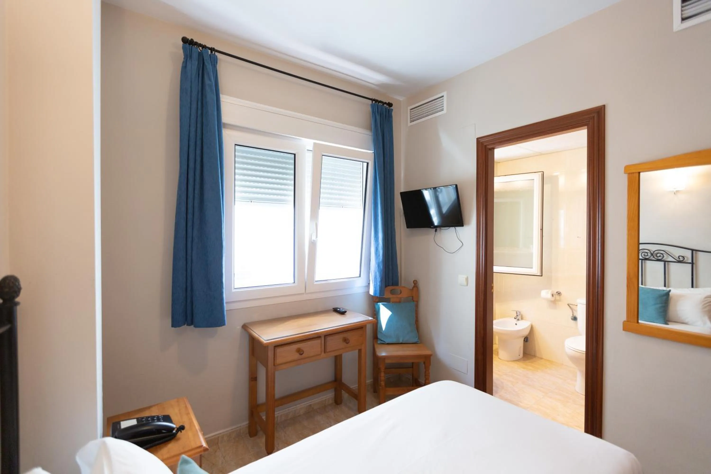 Bathroom, Bed in Hotel Mediterráneo by Croma