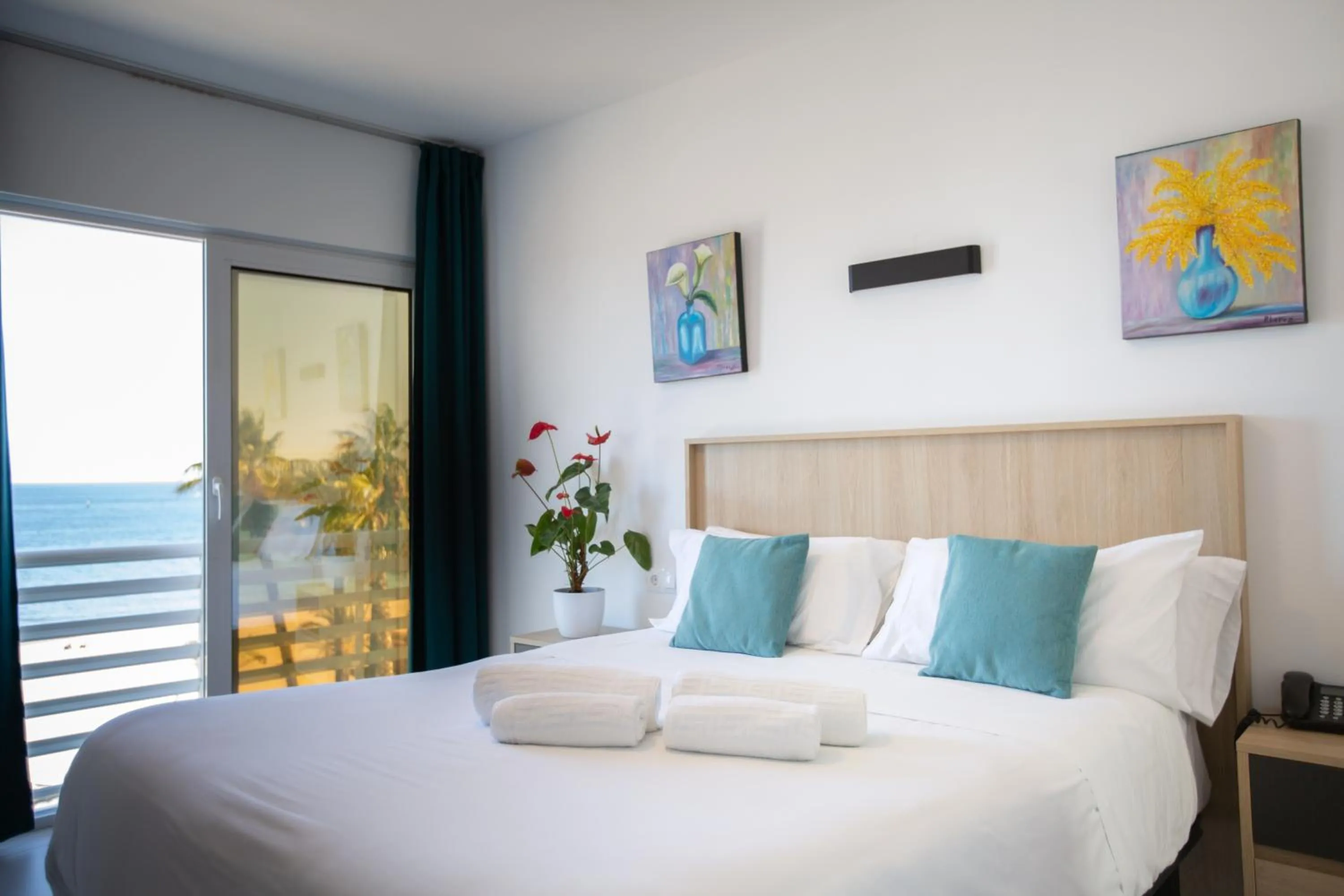 Bedroom, Bed in Hotel Mediterráneo by Croma