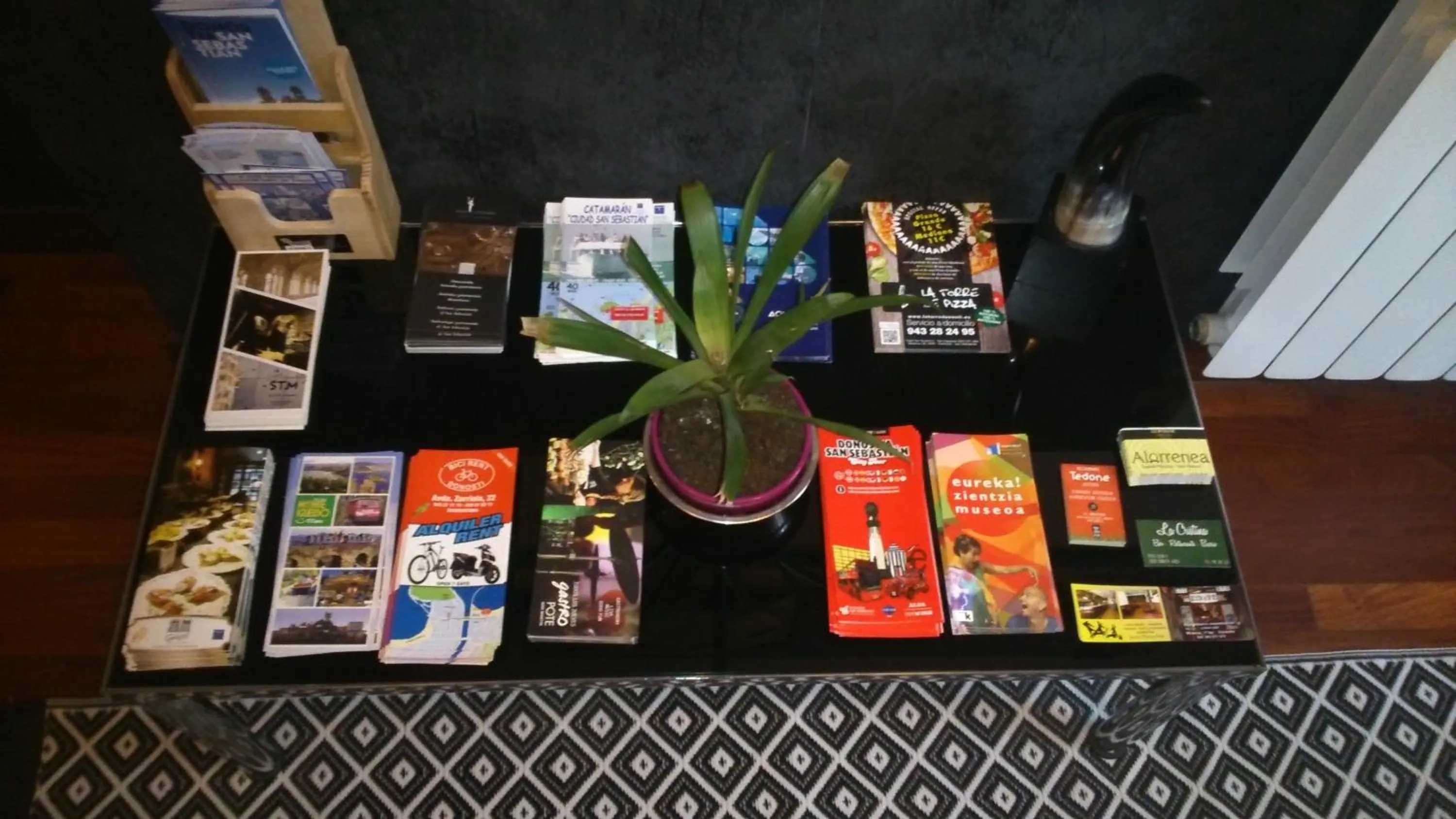 Lobby or reception in Hostal San Sebastian Centro