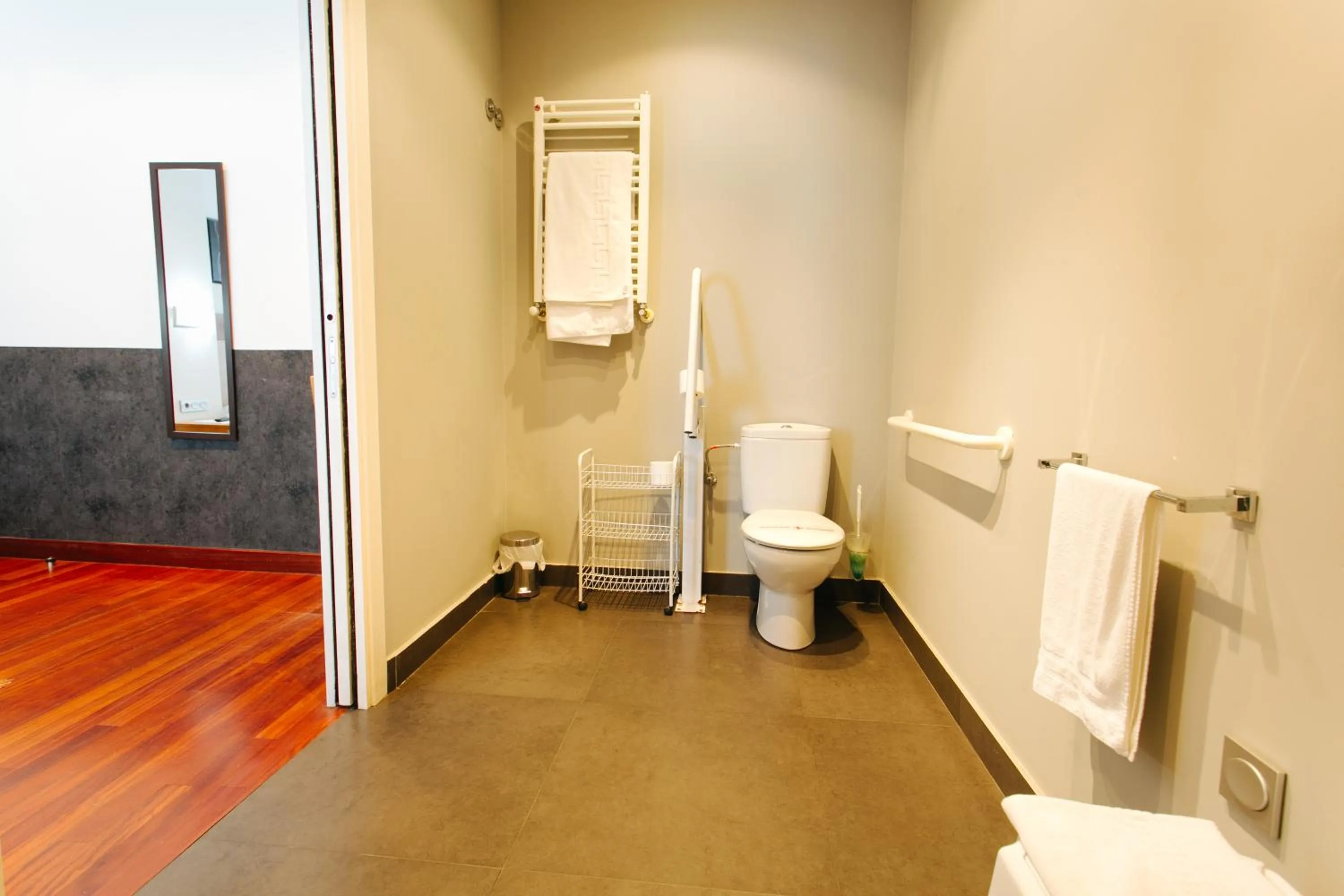 Shower in Hostal San Sebastian Centro