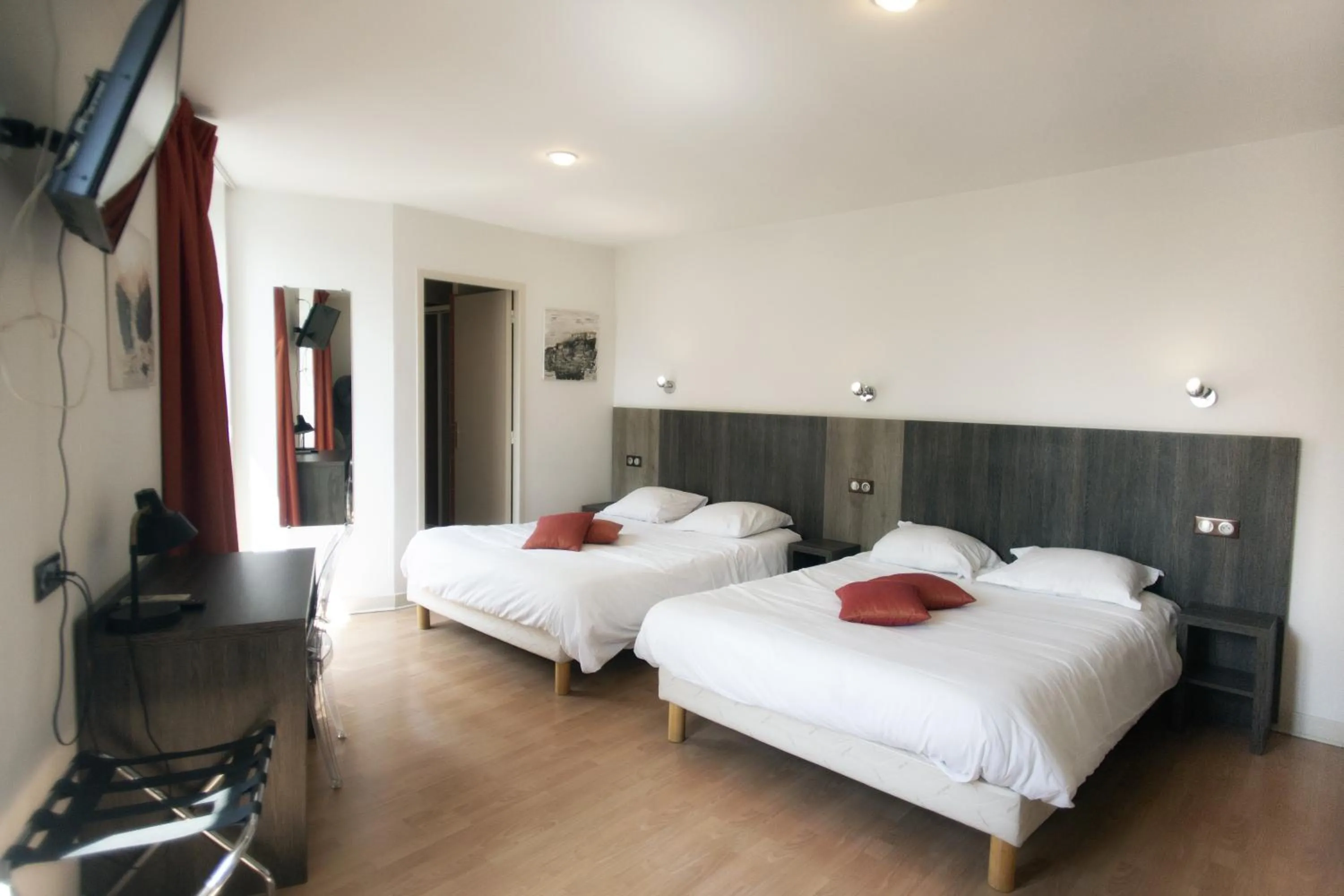 Le Victor Hugo - Hôtel et Restaurant - Logis Hôtels