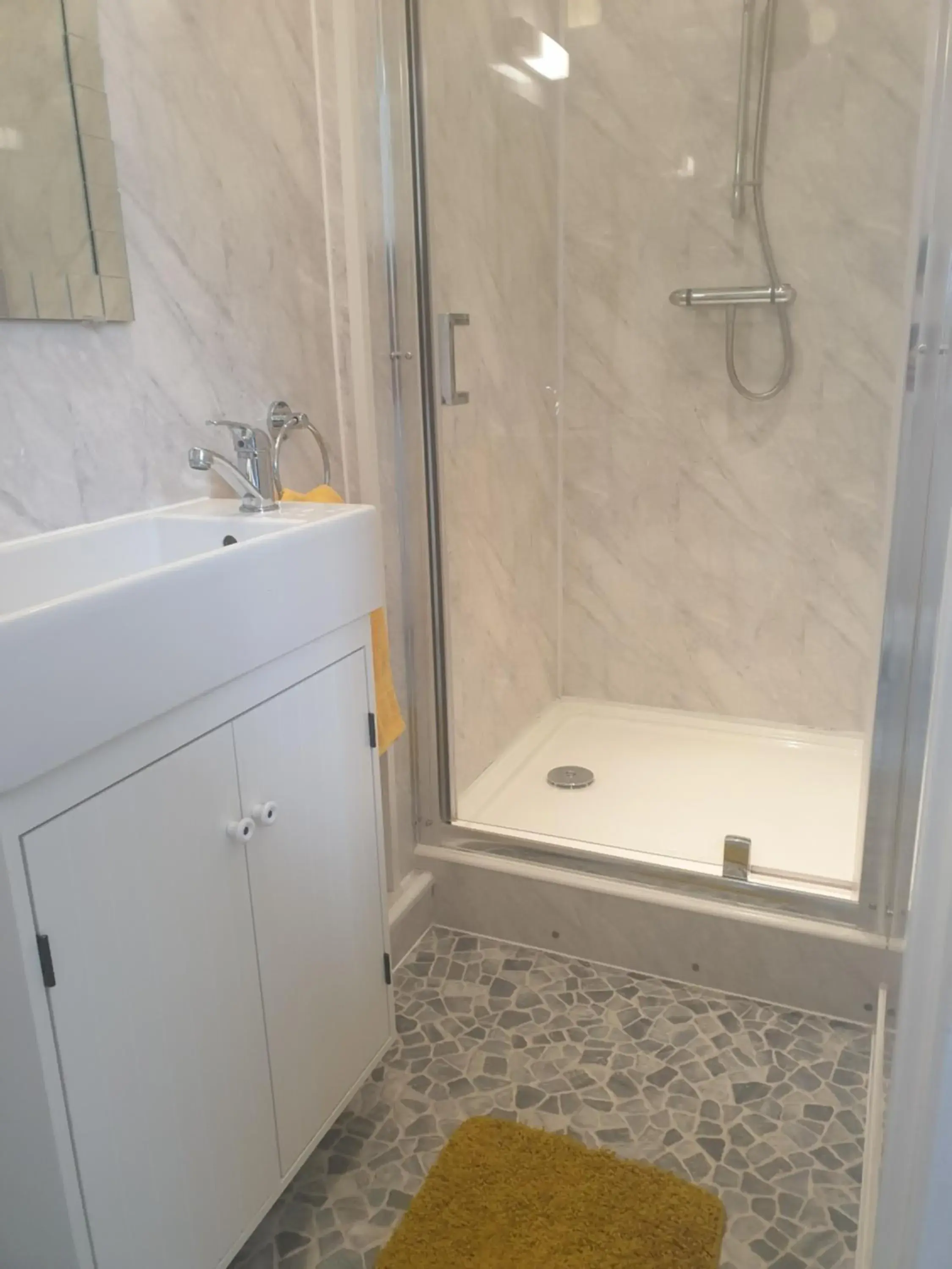 Deluxe Double Room with Shower - single occupancy in Highfield Guest House Deluxe Double Room with Shower - single occupancy in Highfield Guest House