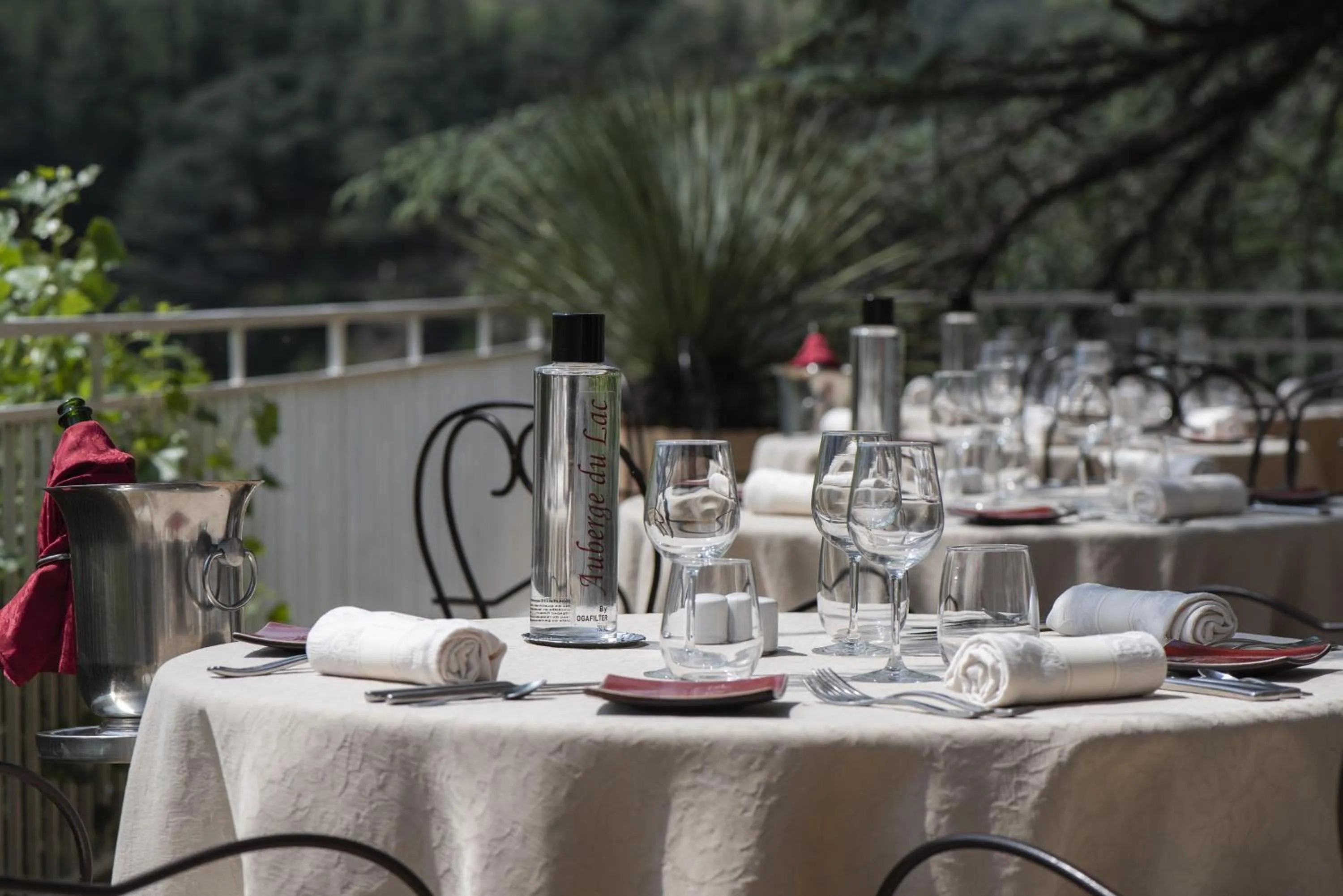 Restaurant/places to eat in Auberge Du Lac