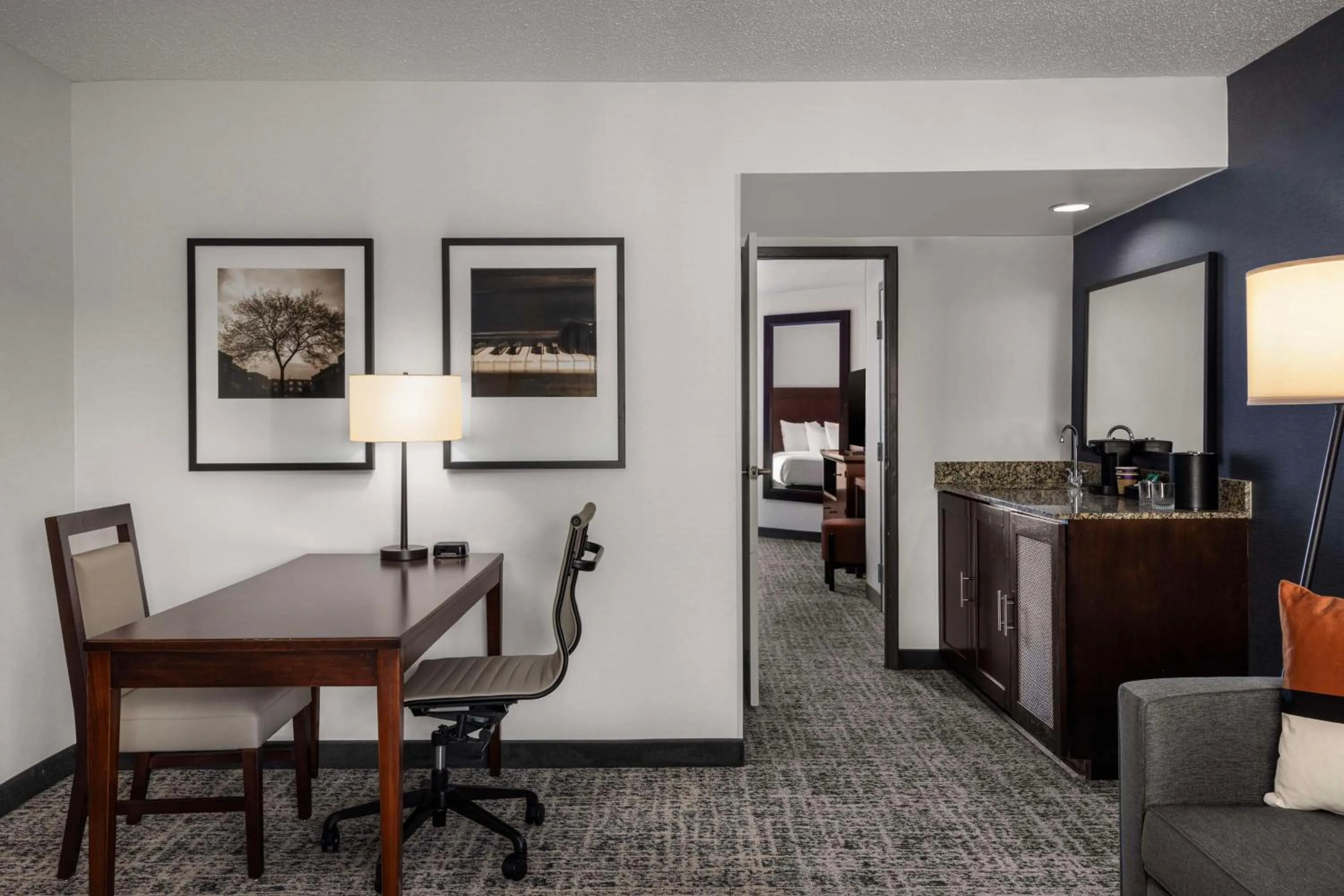 Bedroom in Embassy Suites Birmingham