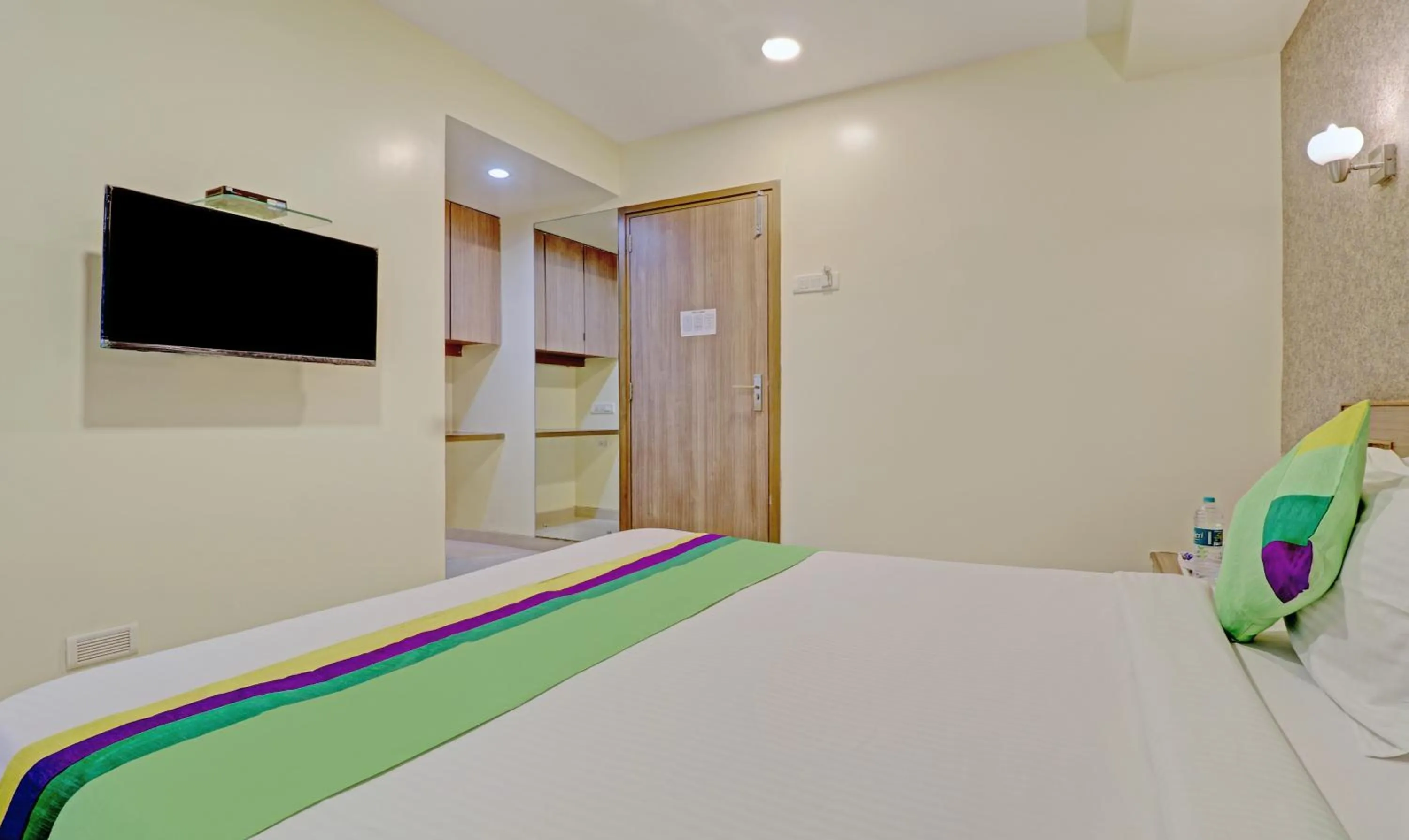 Bedroom, Bed in Treebo Vikrant Residency