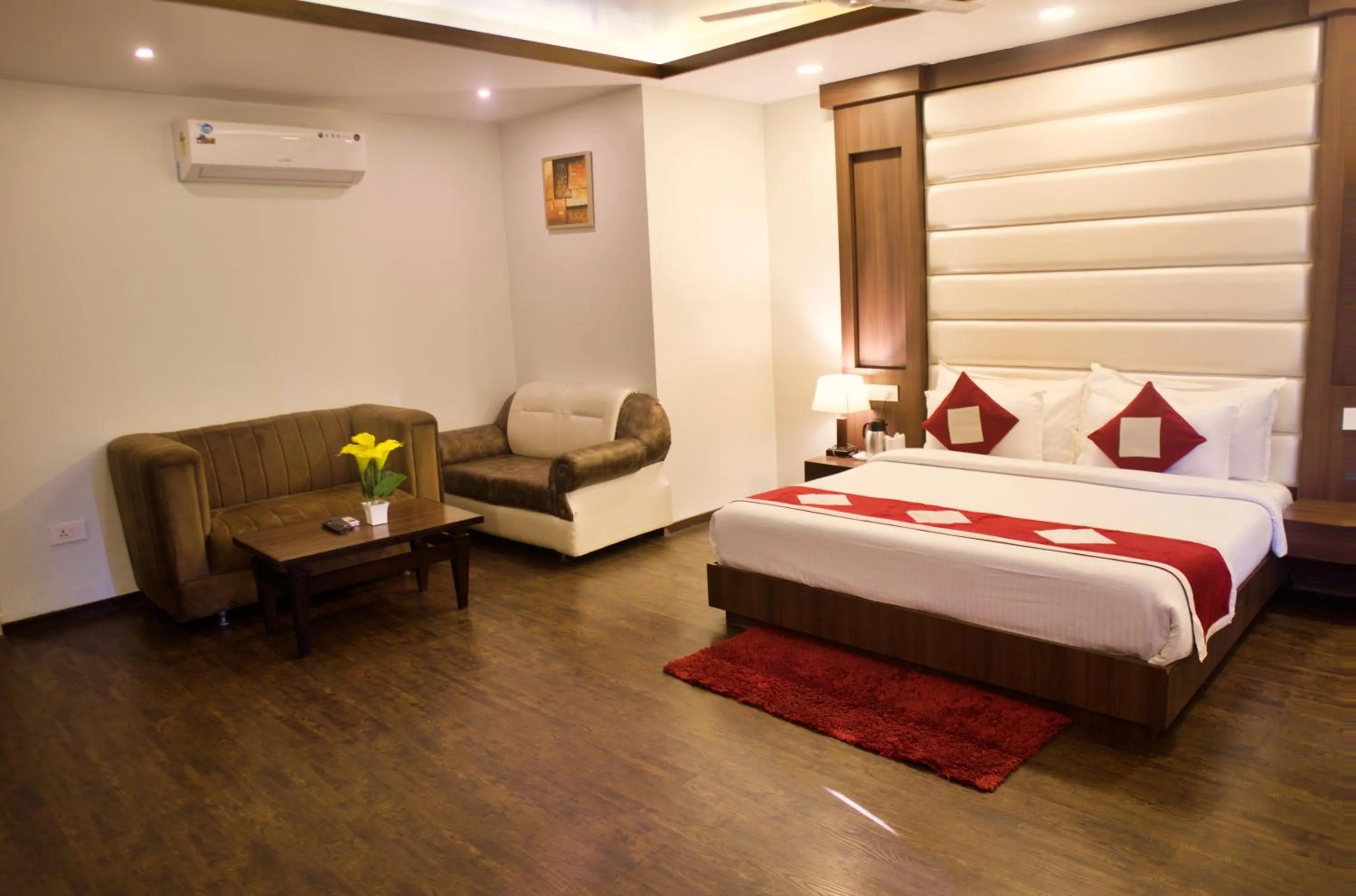 Bed in Hotel The Royal Krishna