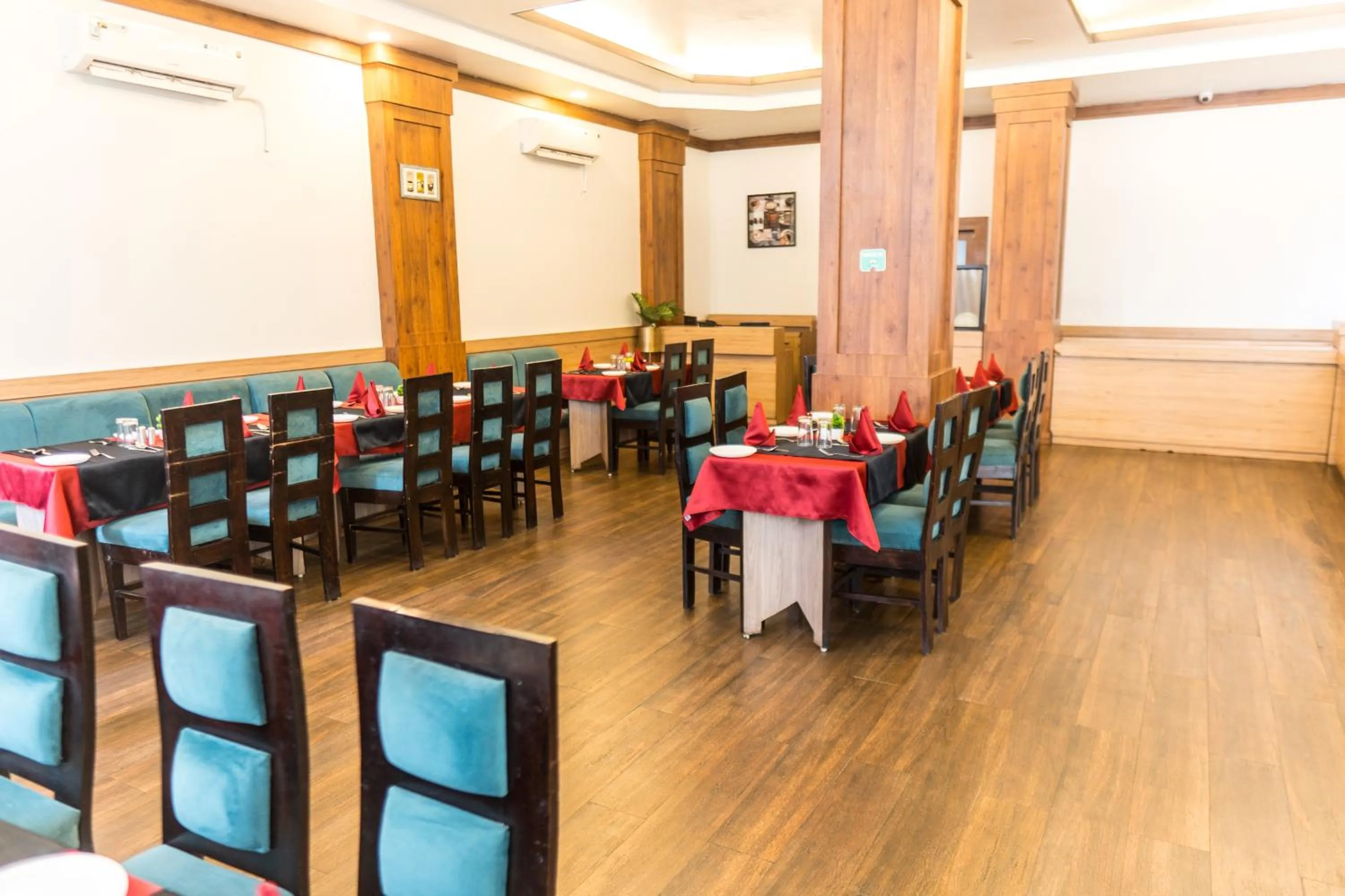 Restaurant/places to eat in Hotel The Royal Krishna