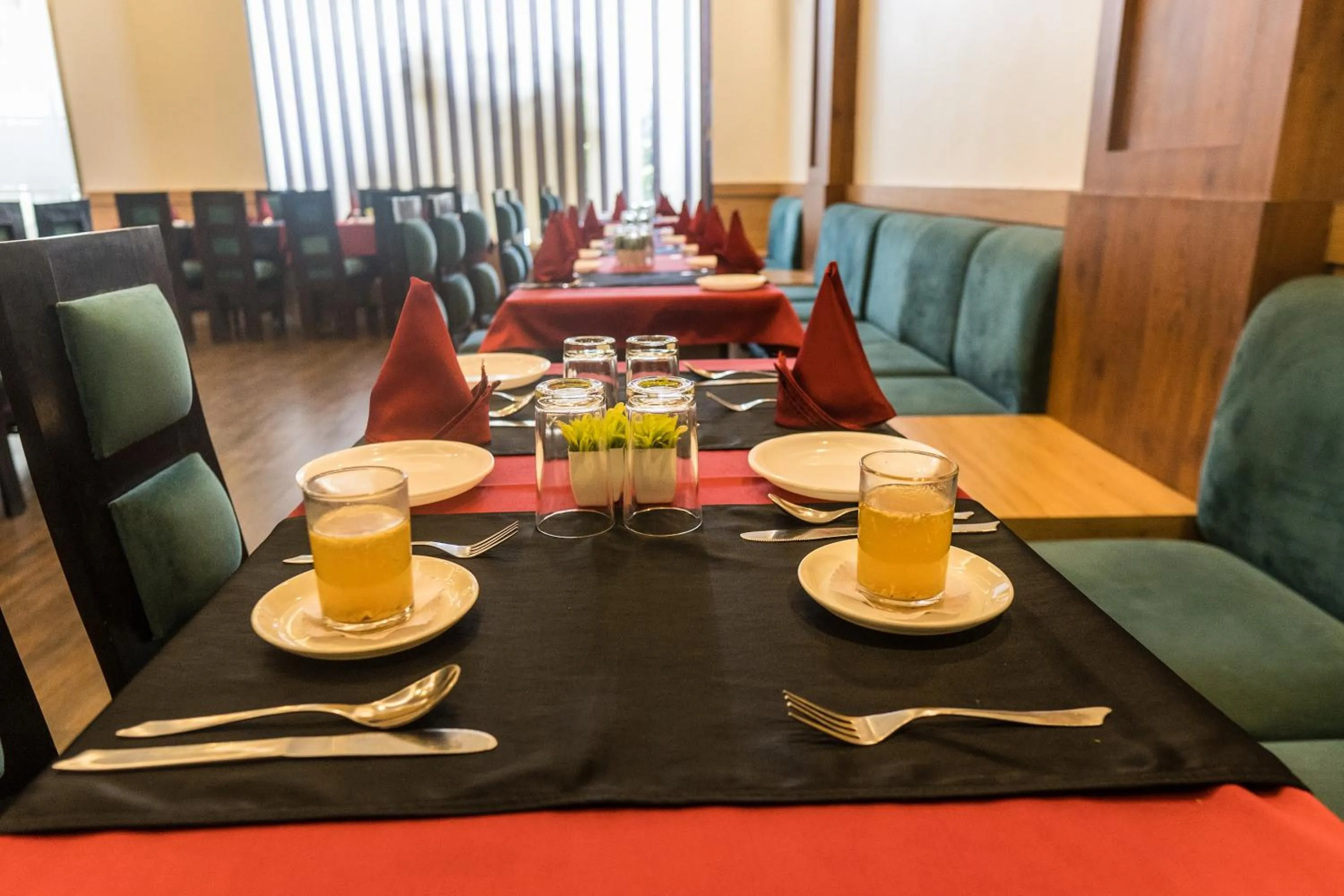 Restaurant/places to eat in Hotel The Royal Krishna