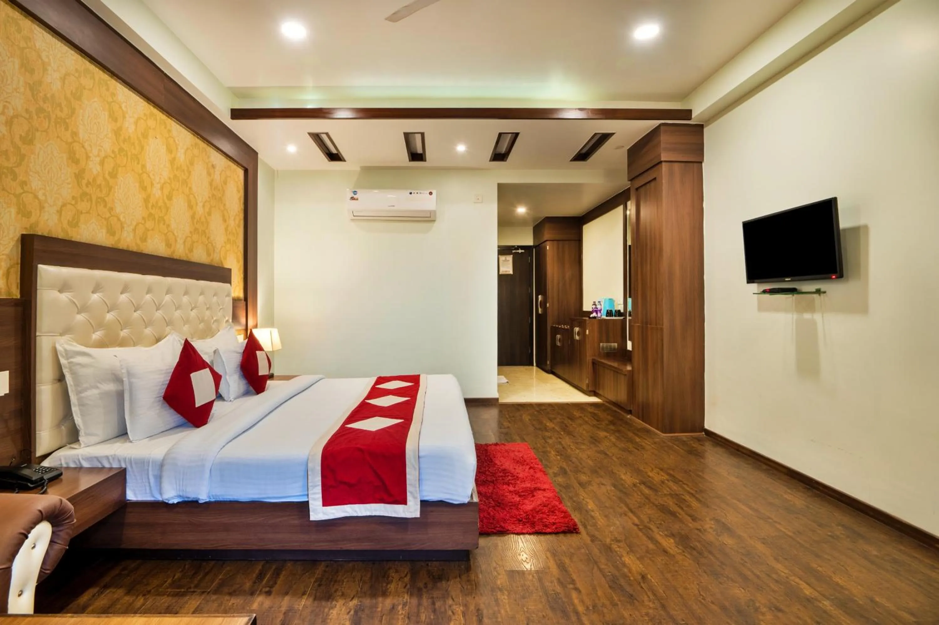 Bed in Hotel The Royal Krishna