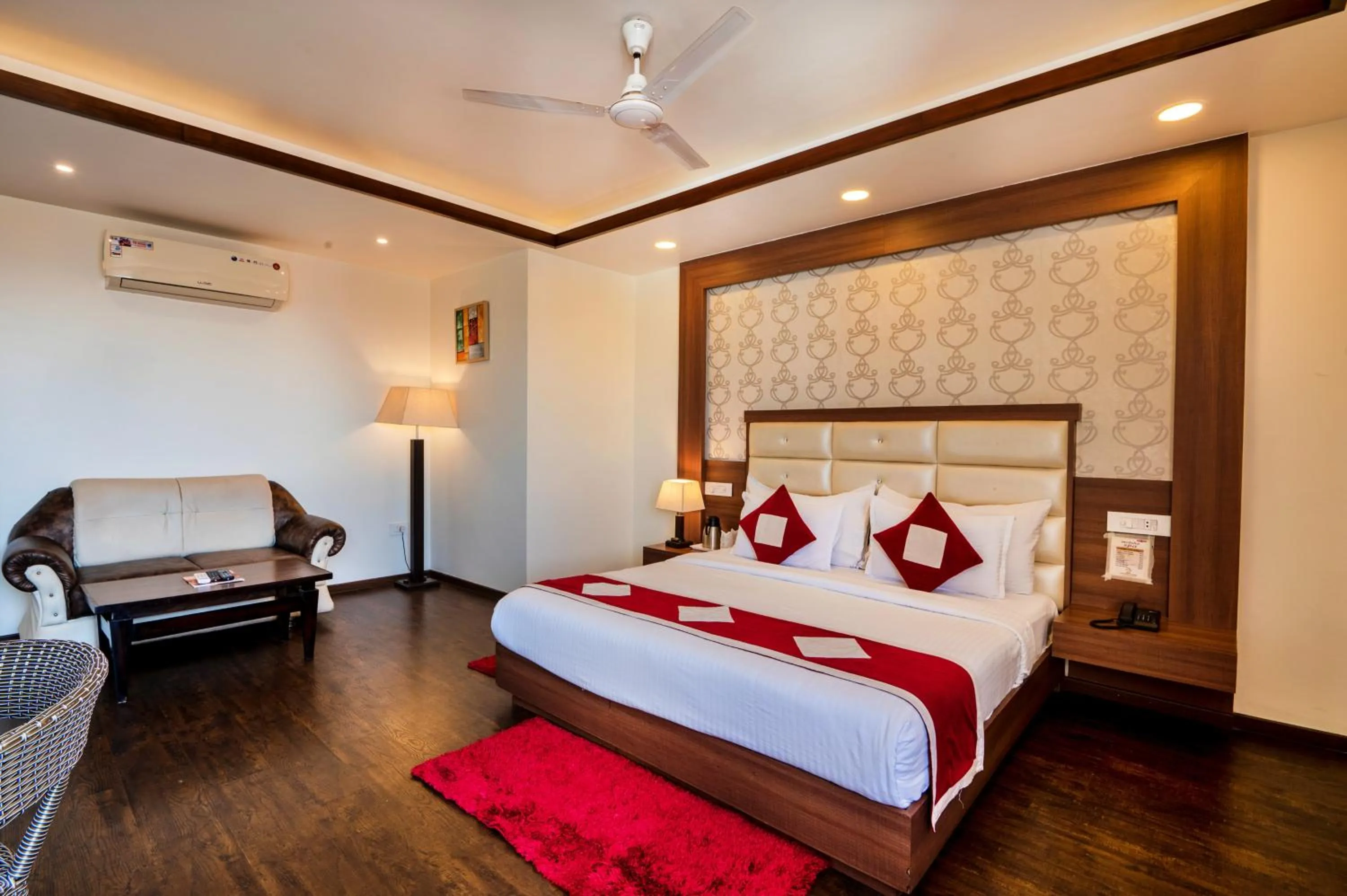 Bed in Hotel The Royal Krishna
