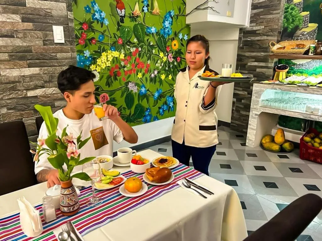 Buffet breakfast in Hotel Machupicchu Adventure
