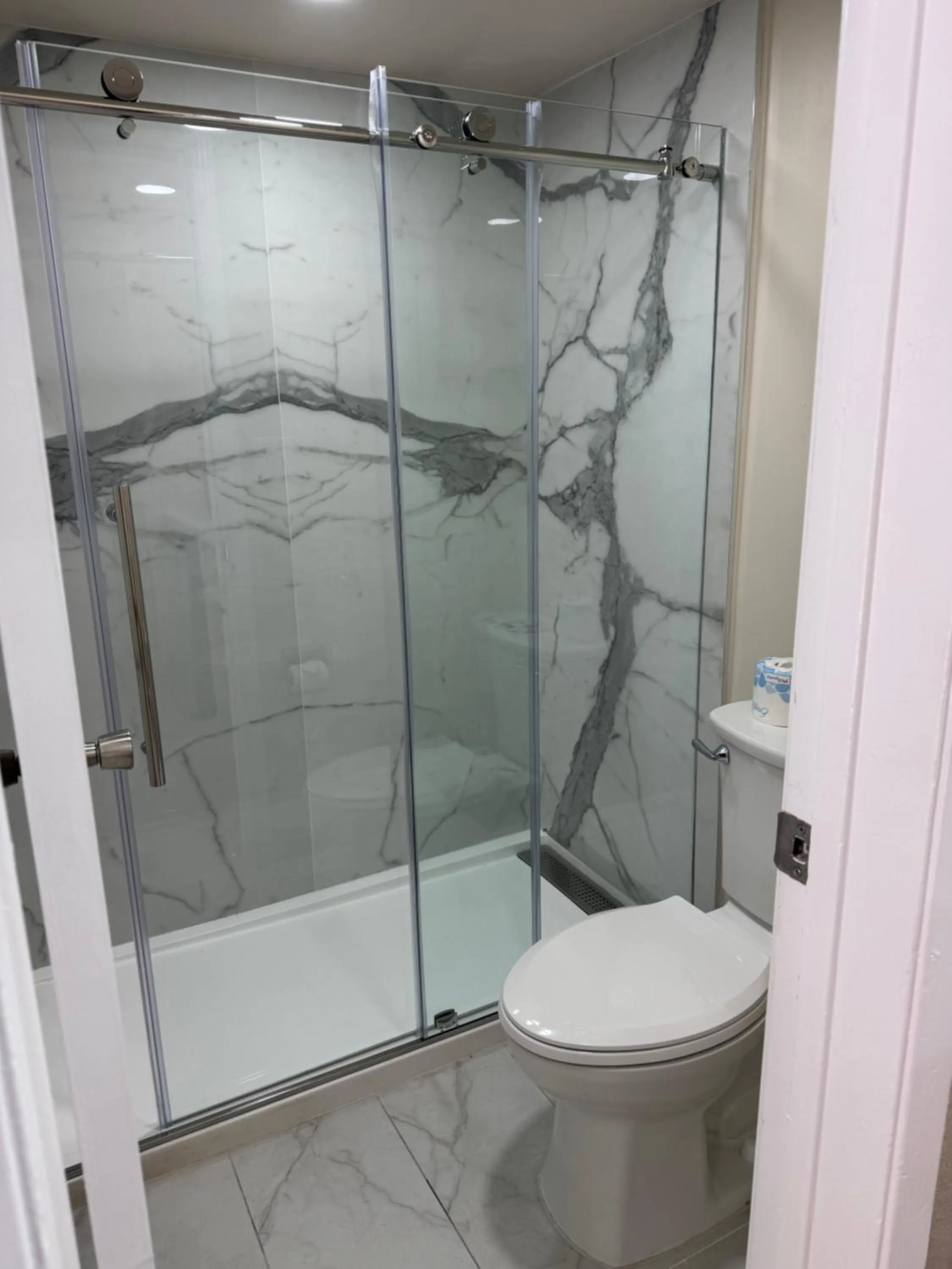 Bathroom in Townhouse Inn and Suites