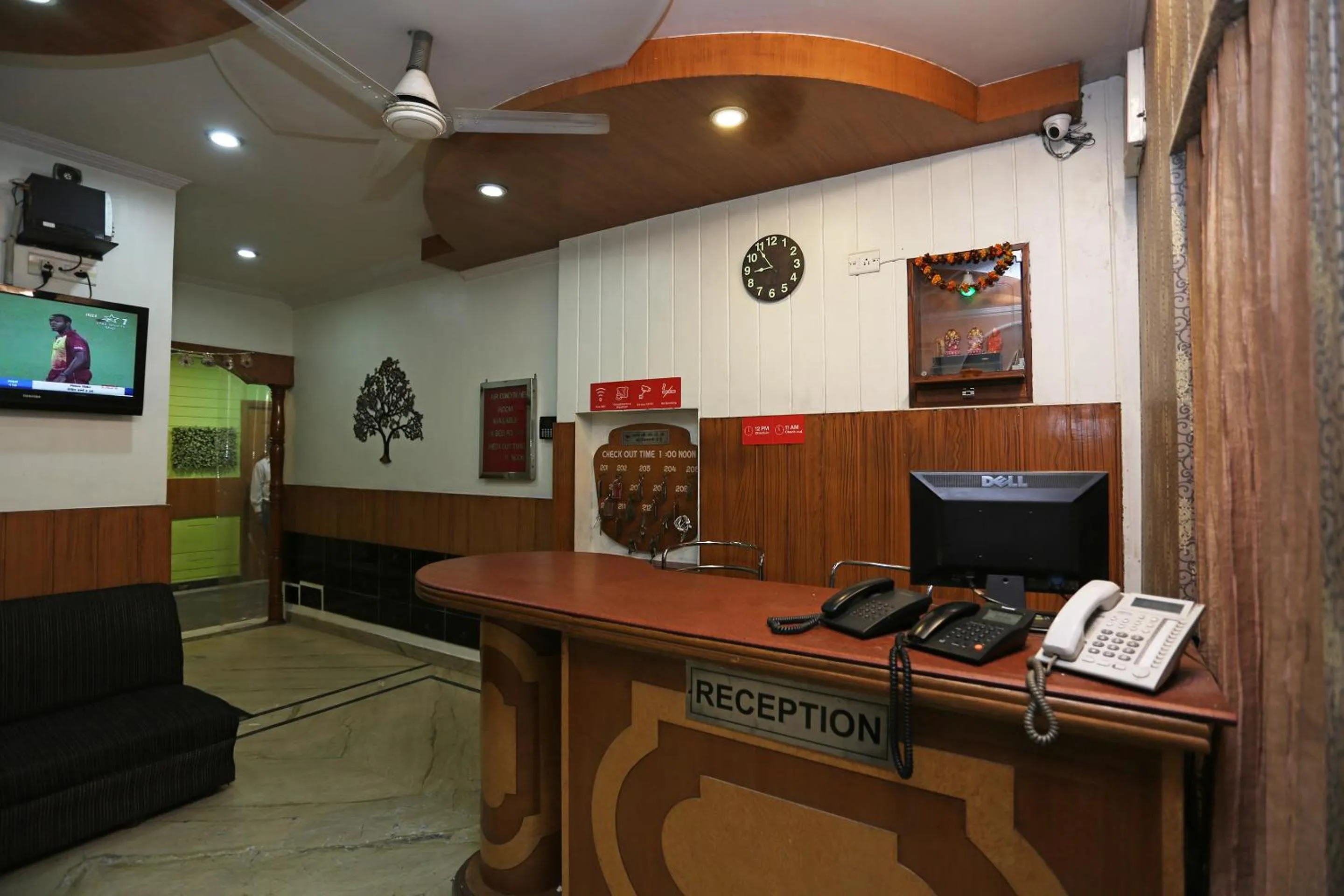 Lobby or reception in Hotel O Madhur Regency