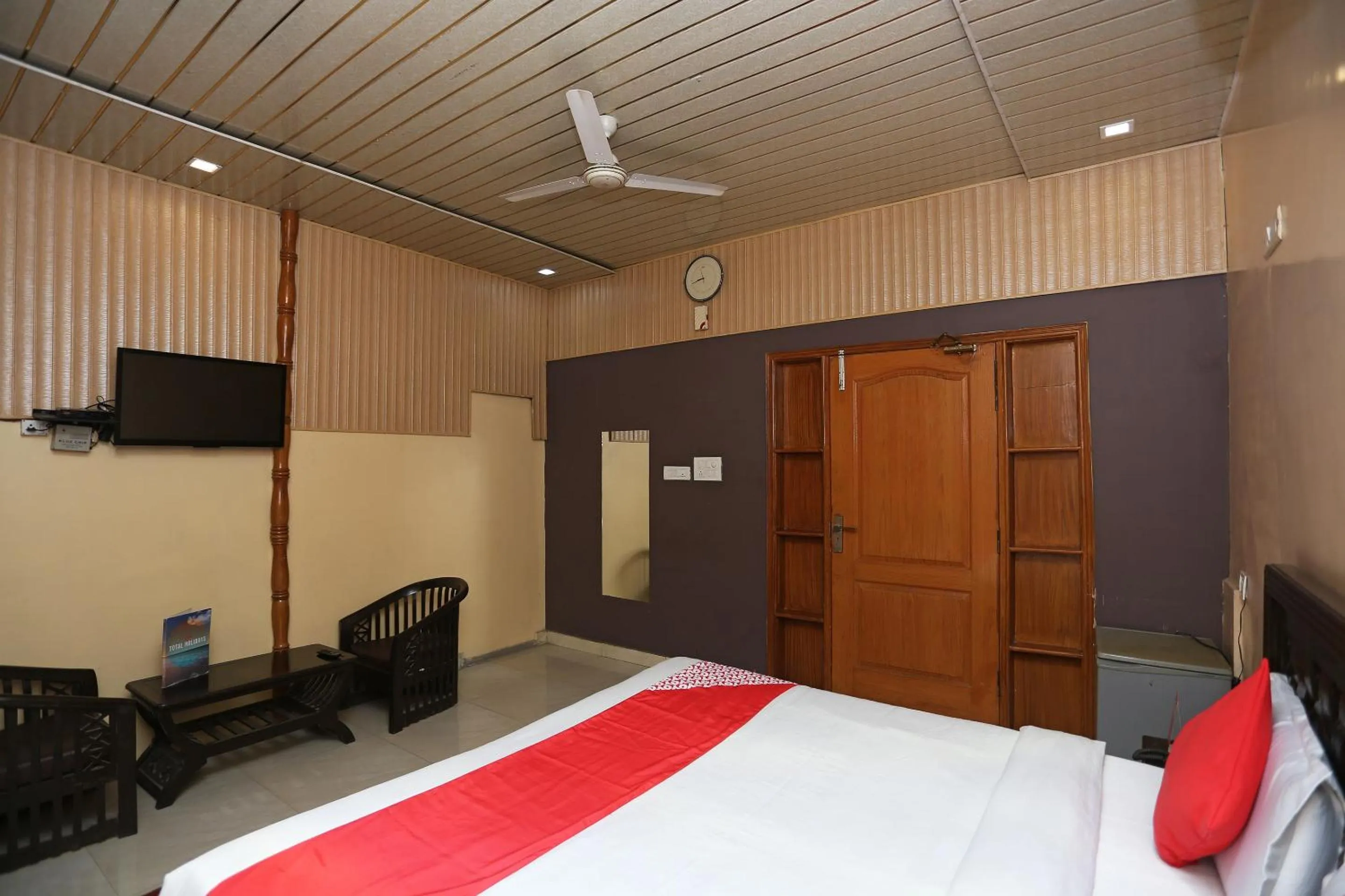 Bedroom, Bed in Hotel O Madhur Regency