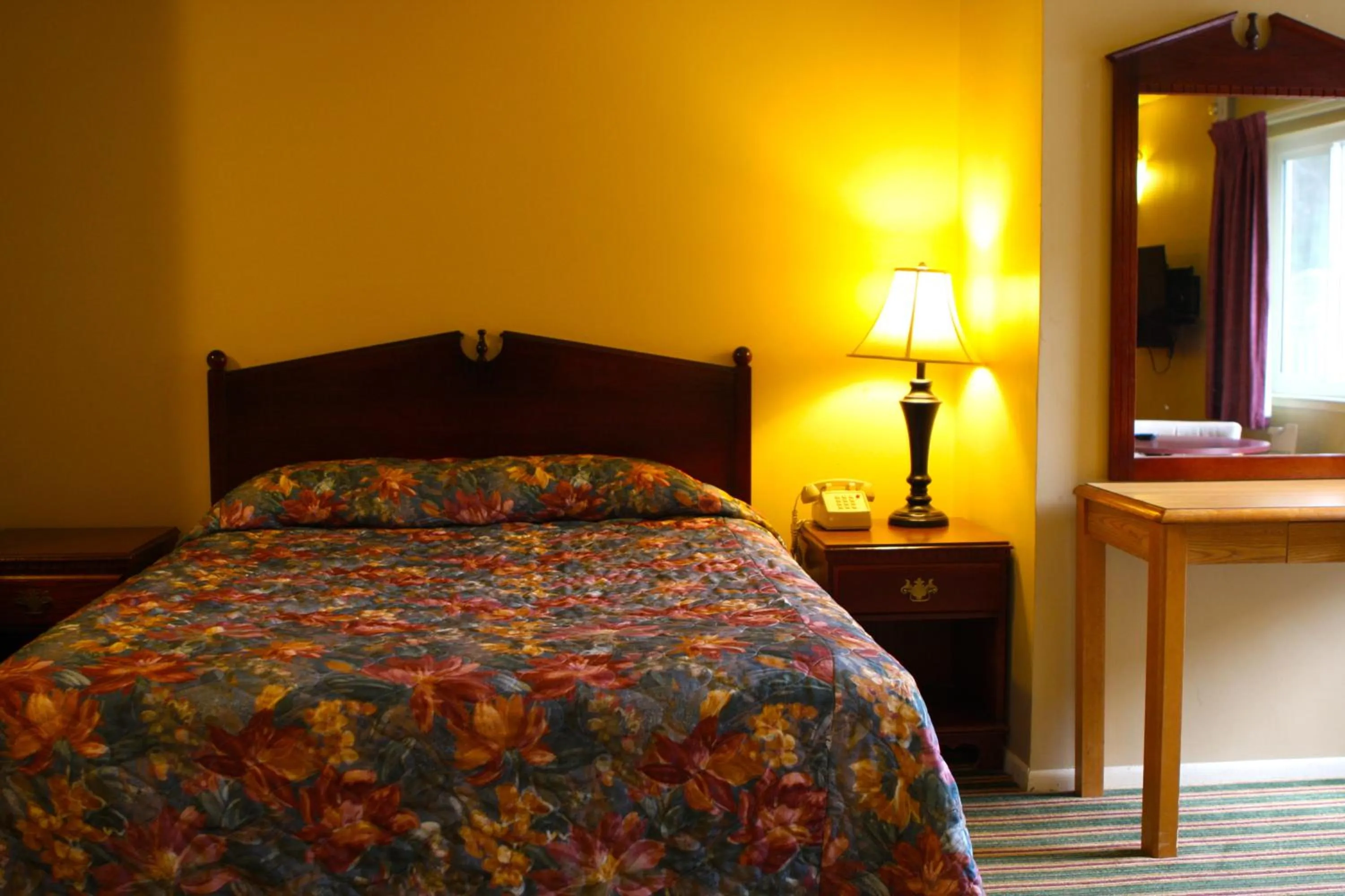 Bed in San Luis Inn and Suites