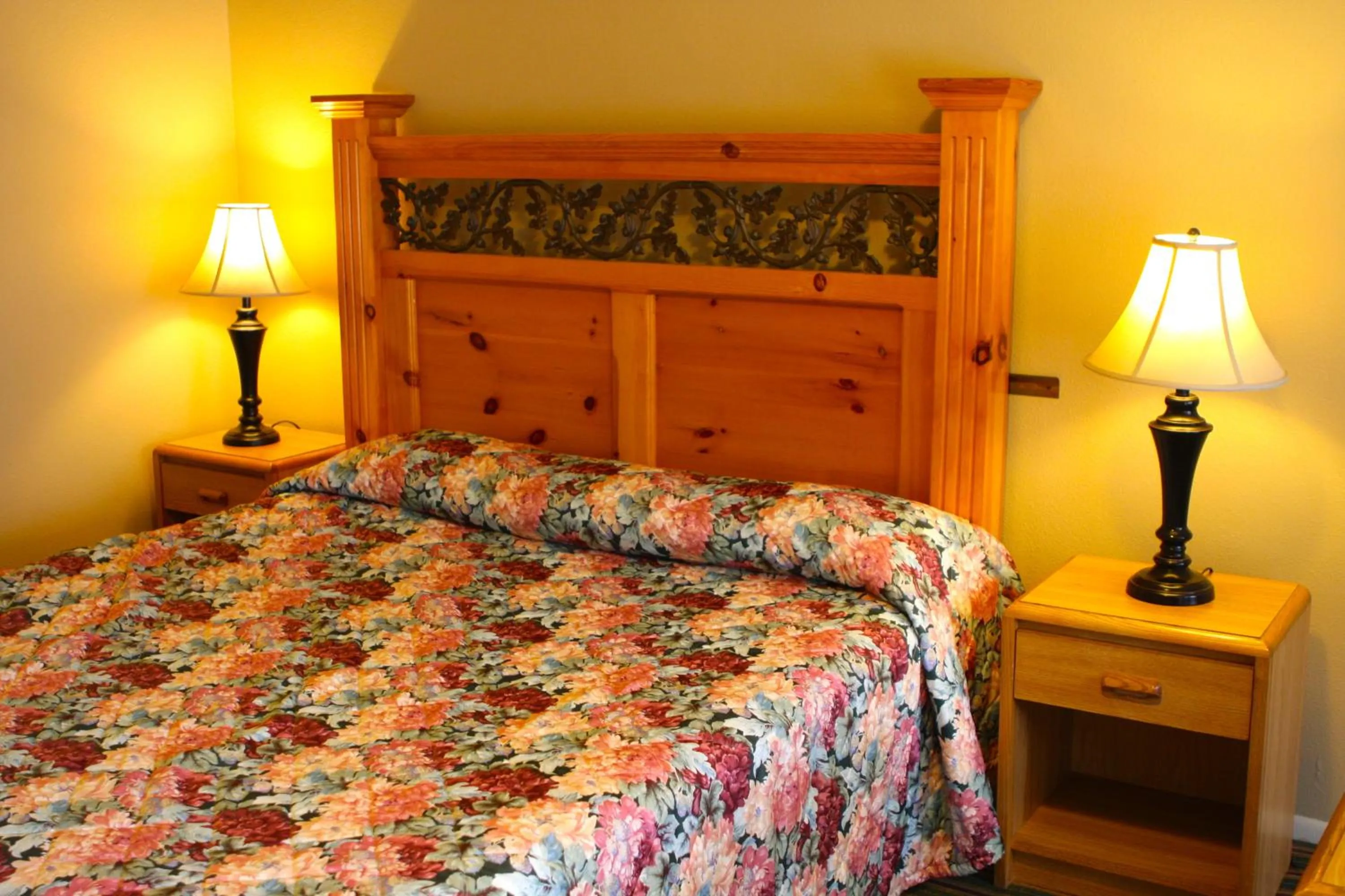 Bed in San Luis Inn and Suites