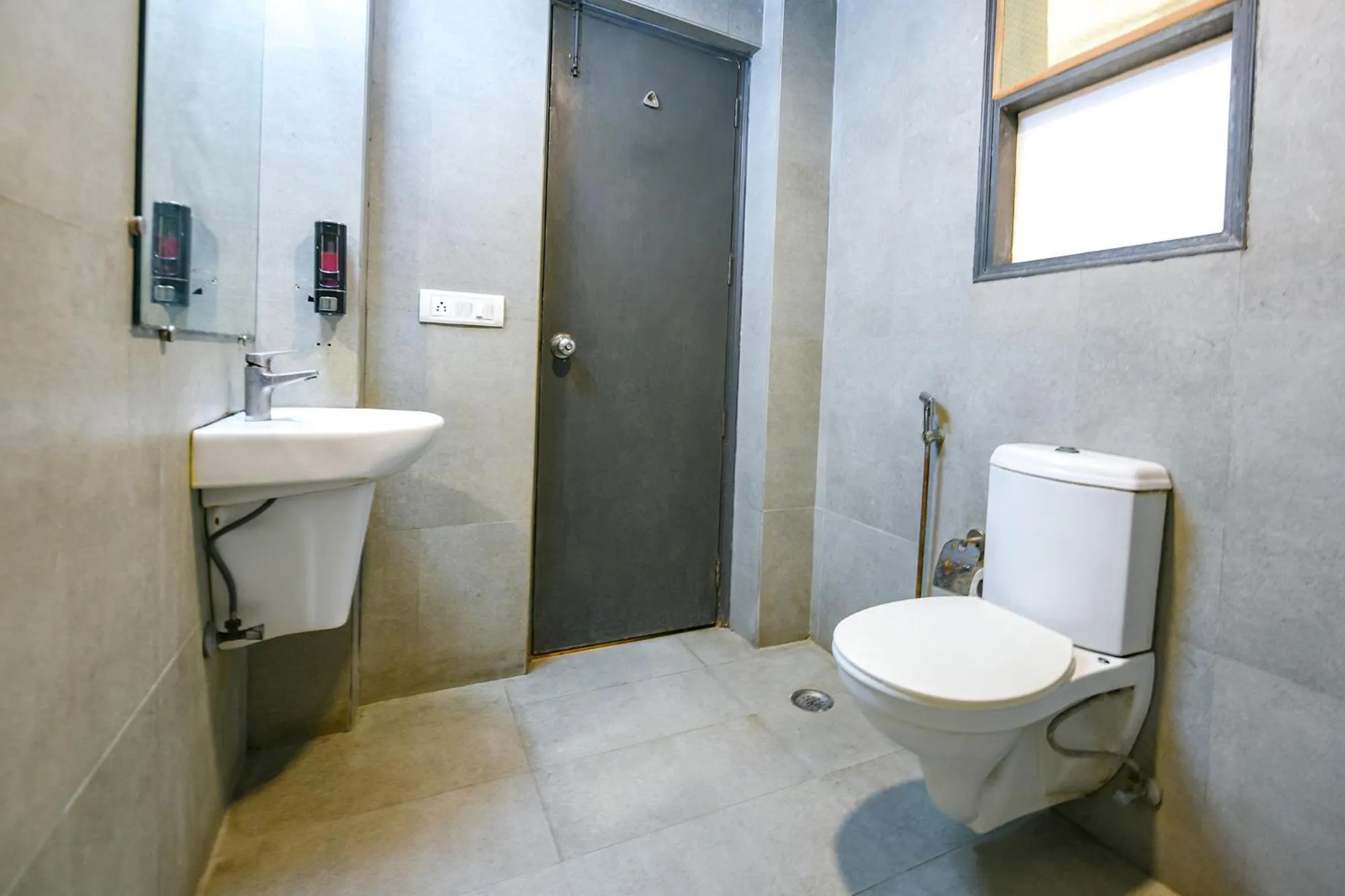 Bathroom in OYO Townhouse 013 New Friends Colony