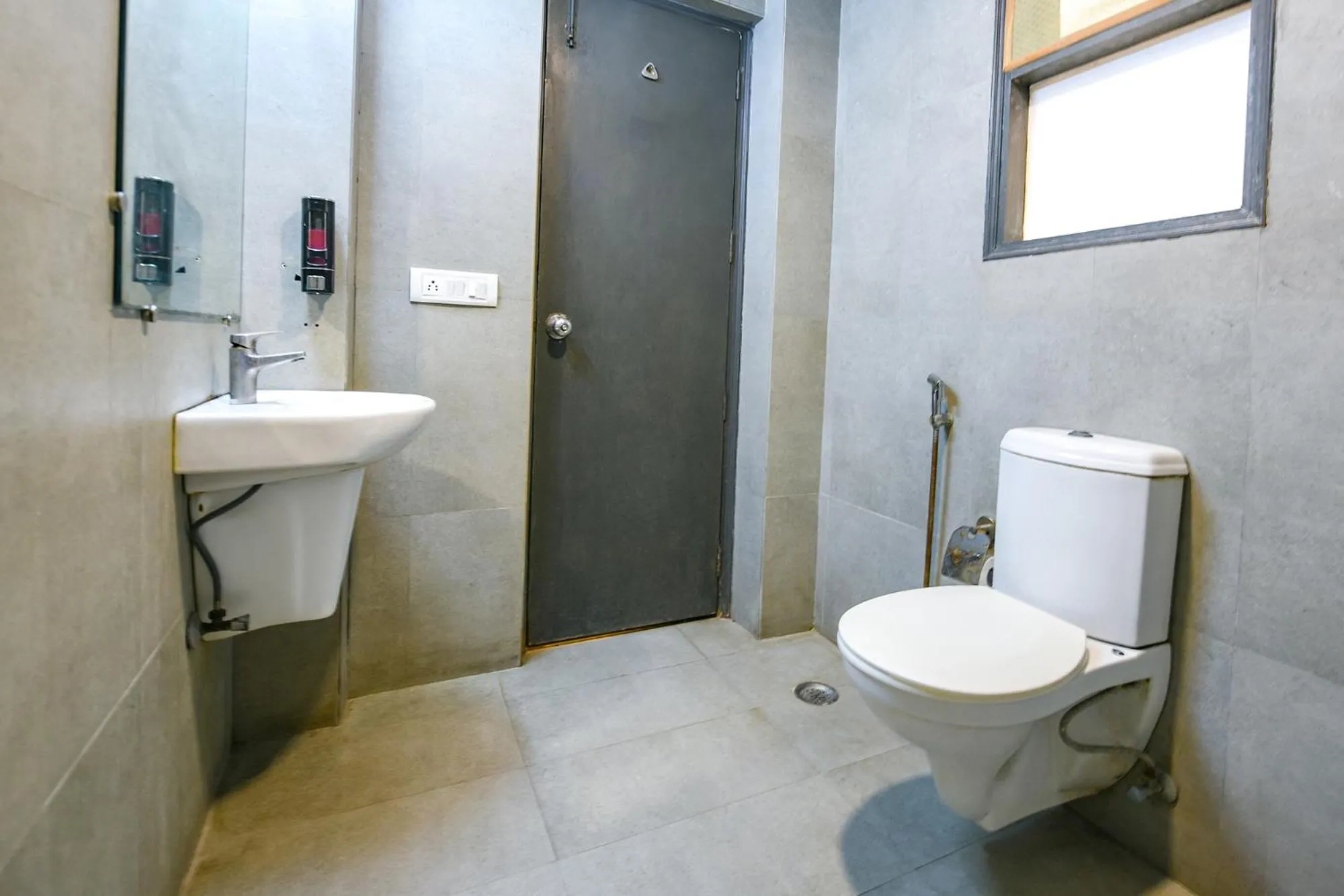 Bathroom in OYO Townhouse 013 New Friends Colony