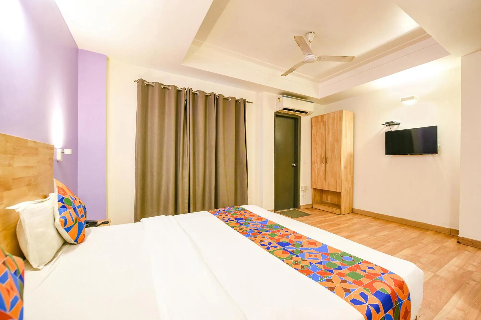 Bed in OYO Townhouse 013 New Friends Colony