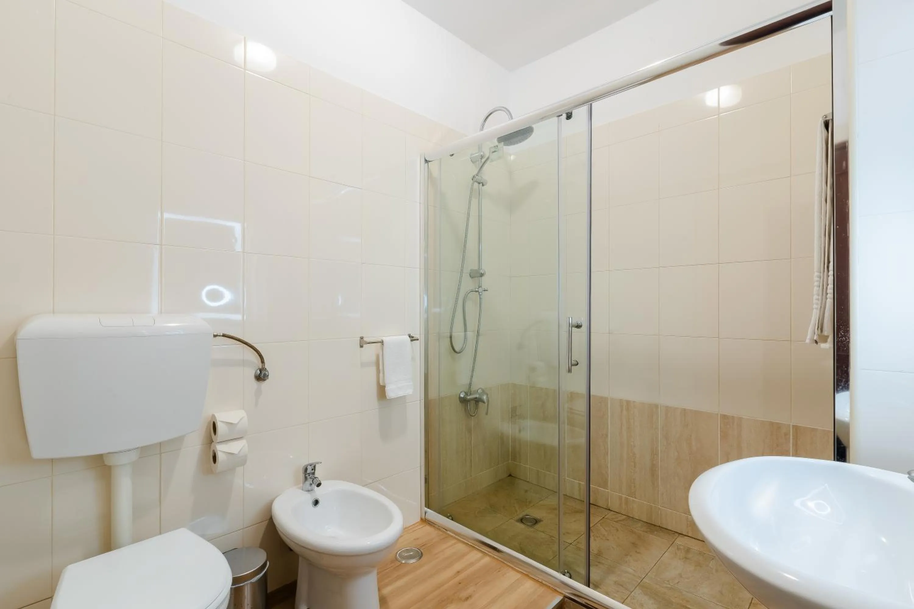 Bathroom in Torres Mira Praia by Garvetur