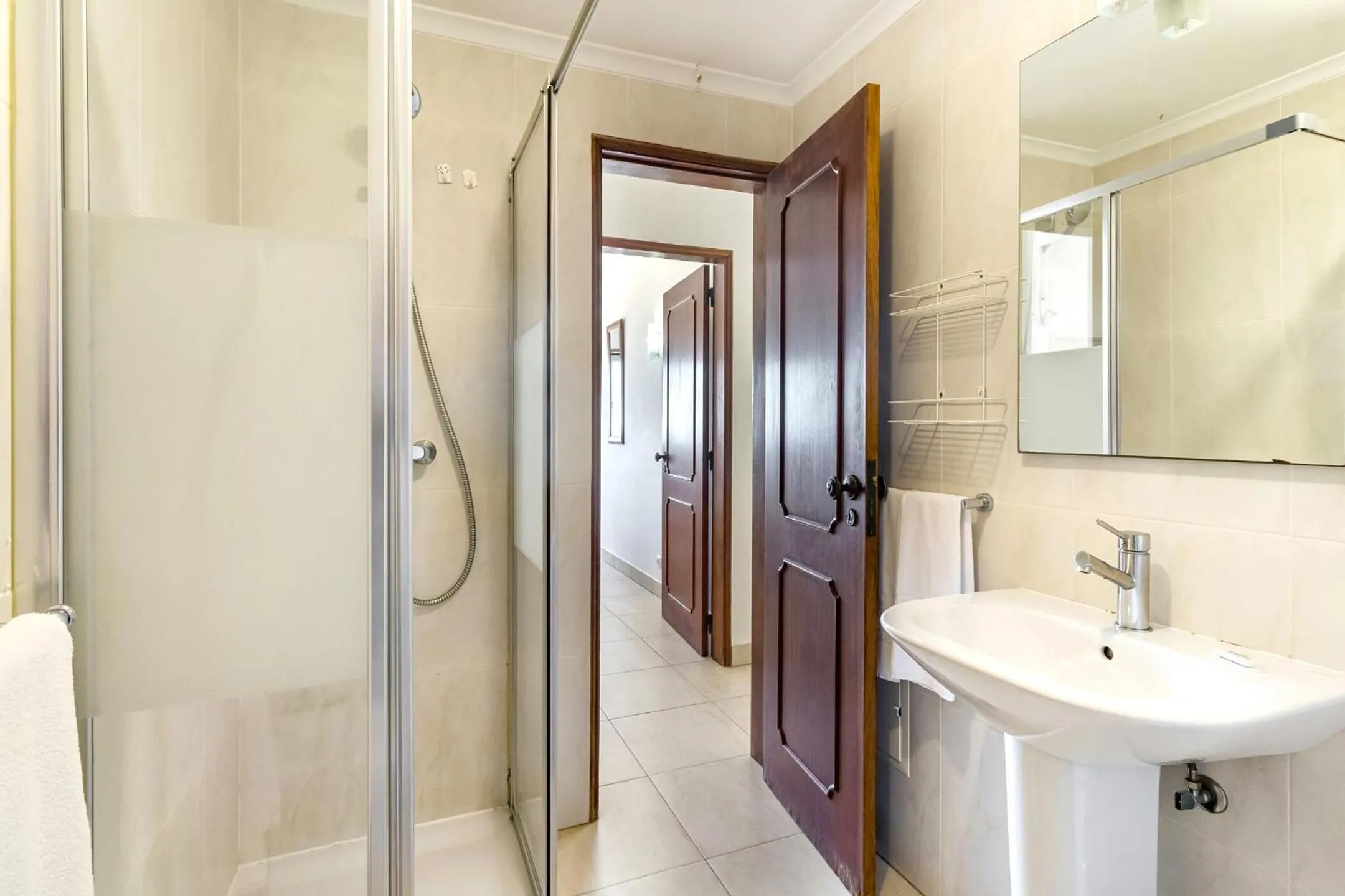 Bathroom in Torres Mira Praia by Garvetur