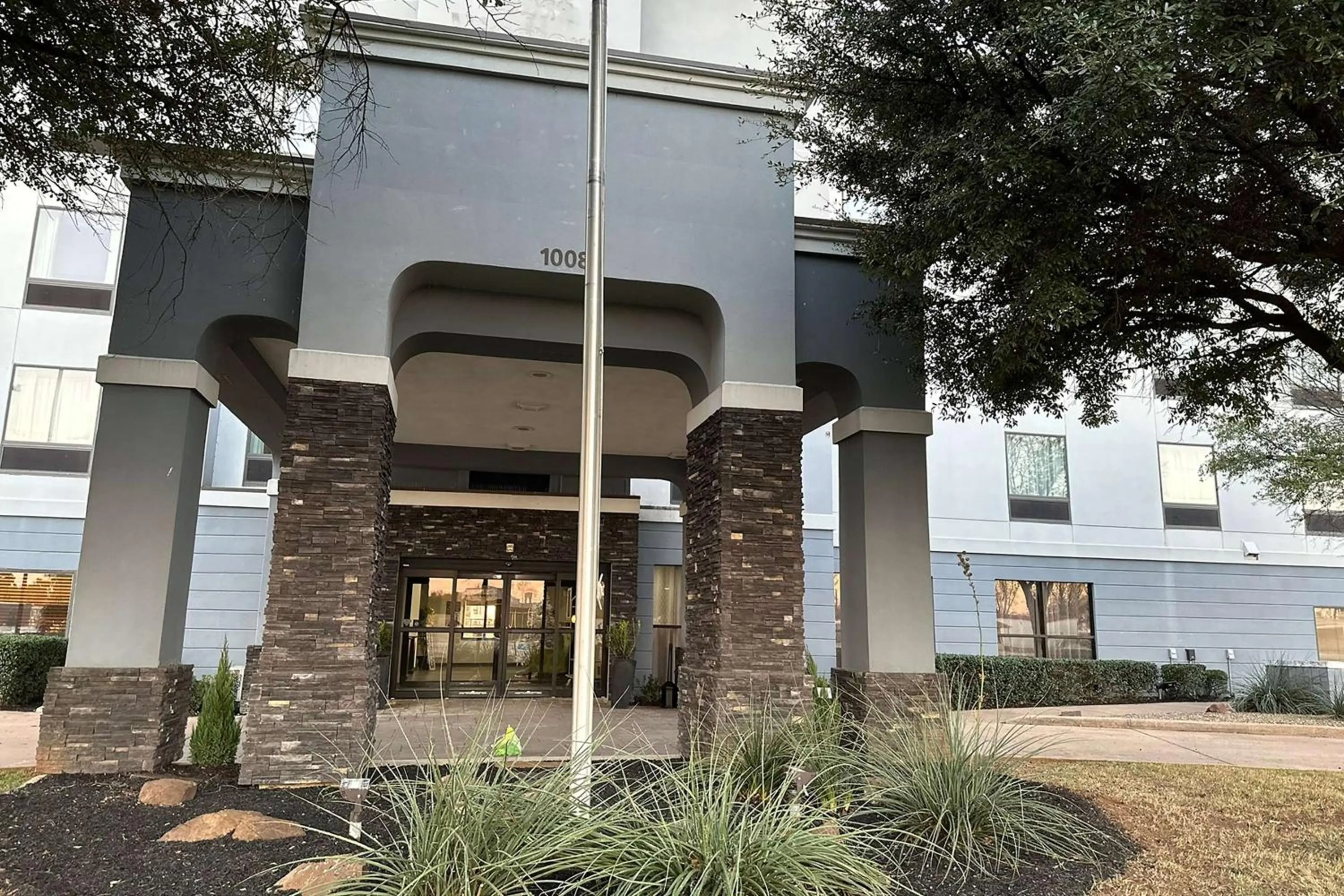 Property building in Ramada by Wyndham Burkburnett - Wichita Falls