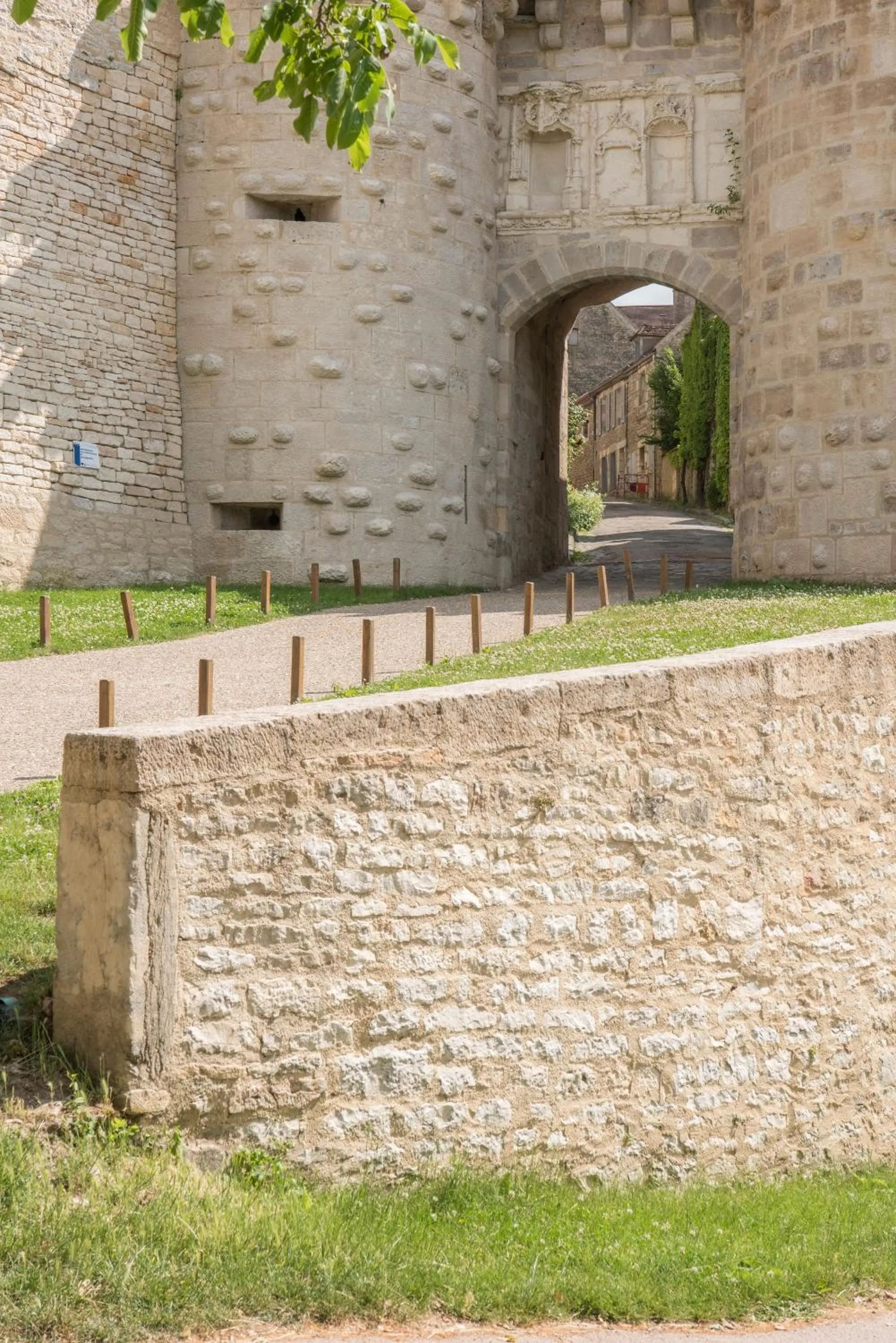 Nearby landmark in Hôtel Restaurant De La Poste & Du Lion D'or