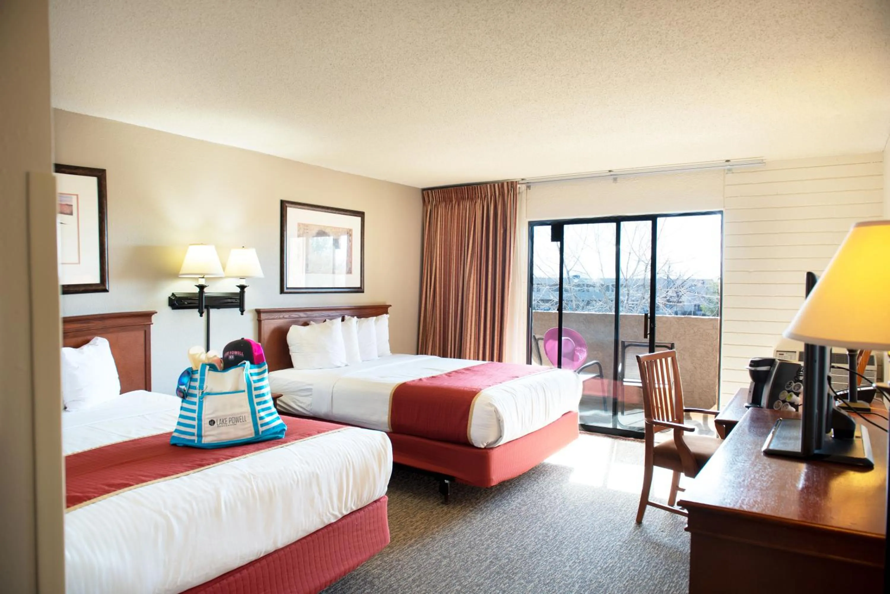 Bed in Lake Powell Resort