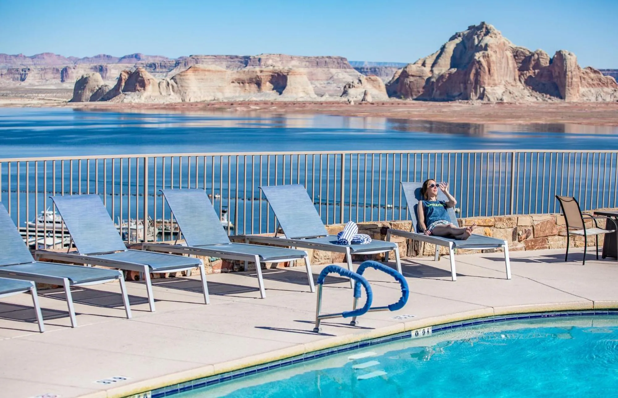 Swimming pool in Lake Powell Resort
