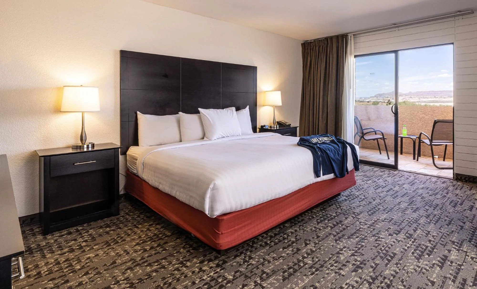 Bed in Lake Powell Resort