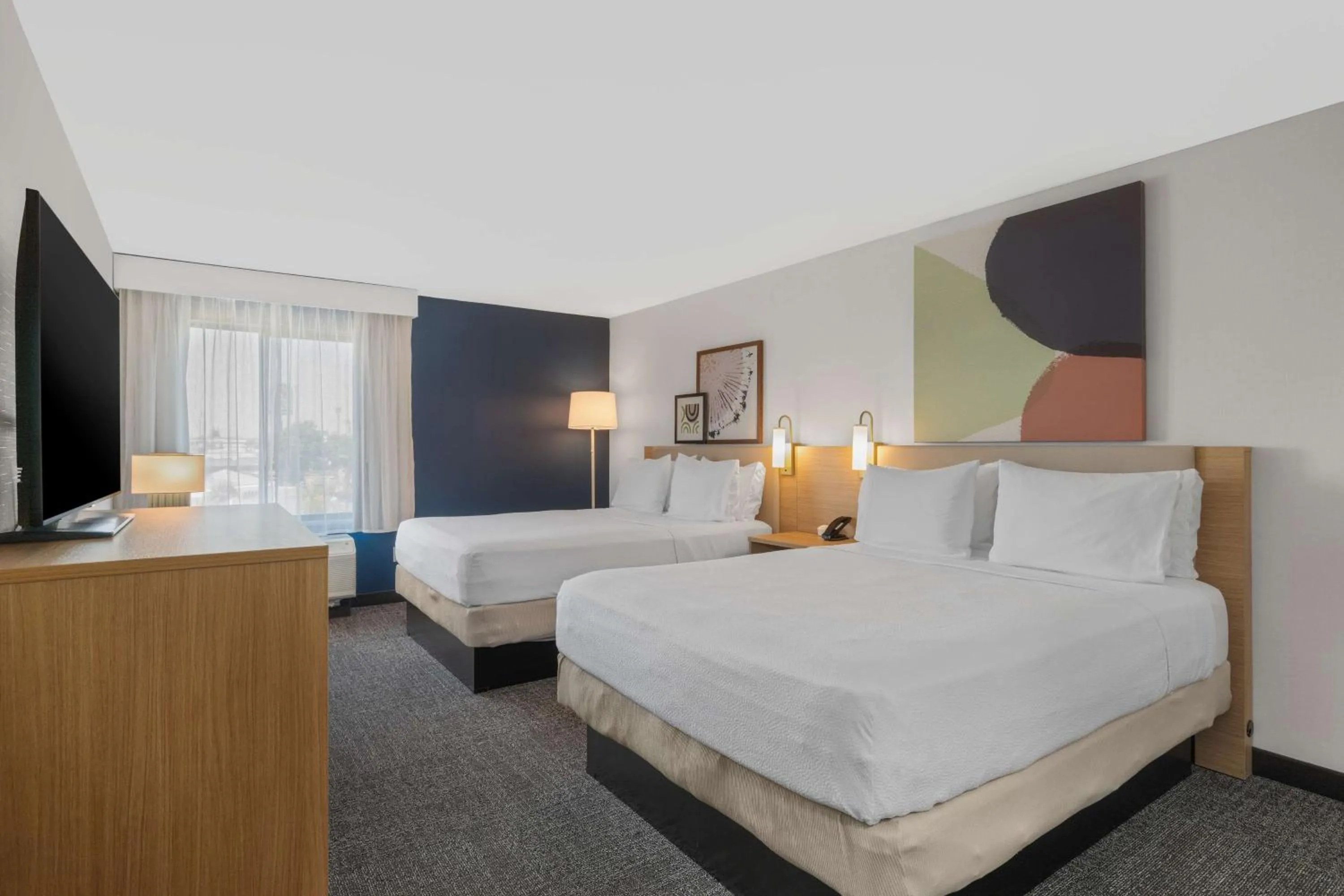 Bed in Spark by Hilton Bakersfield Central