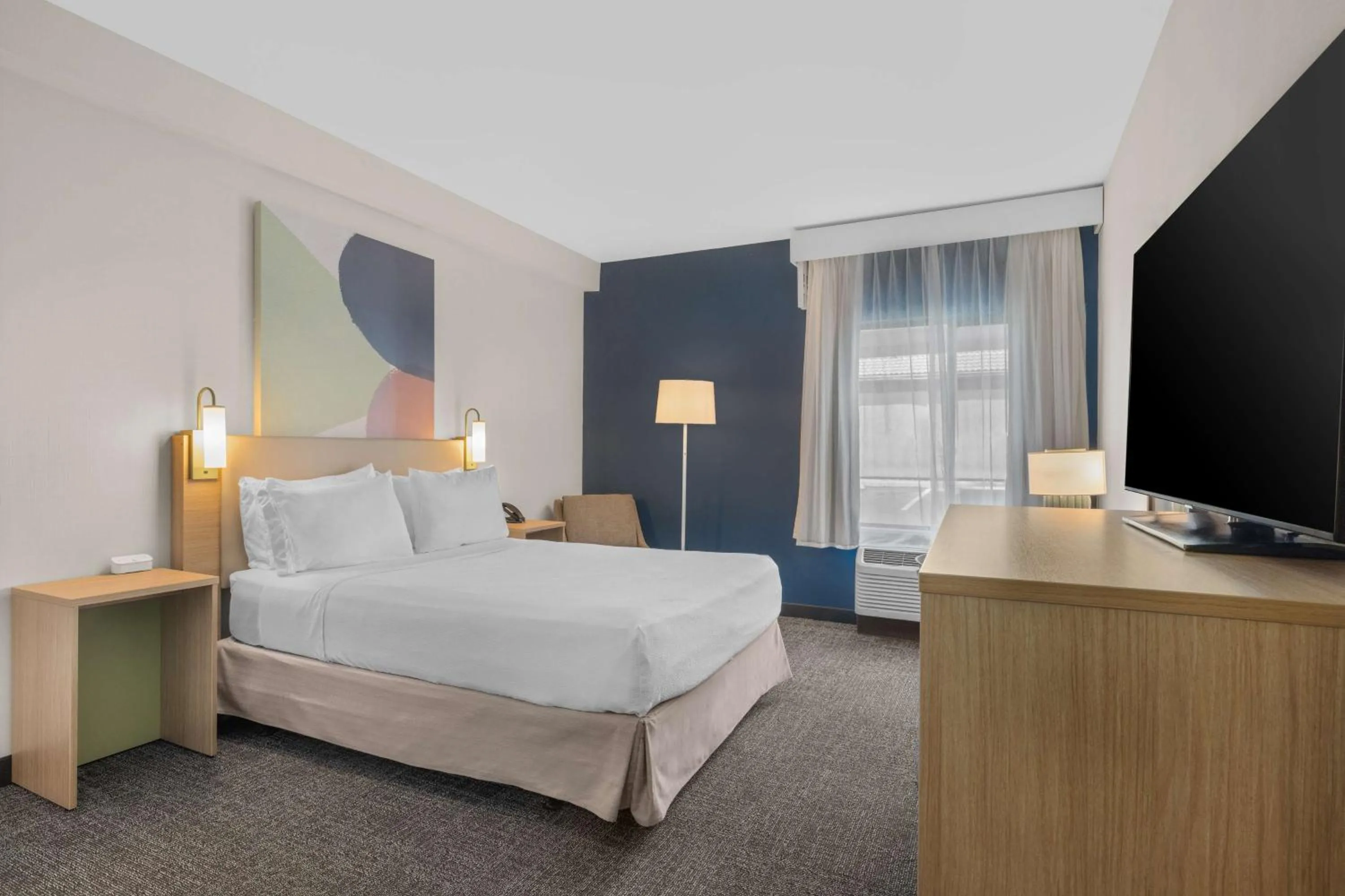 Bed in Spark by Hilton Bakersfield Central