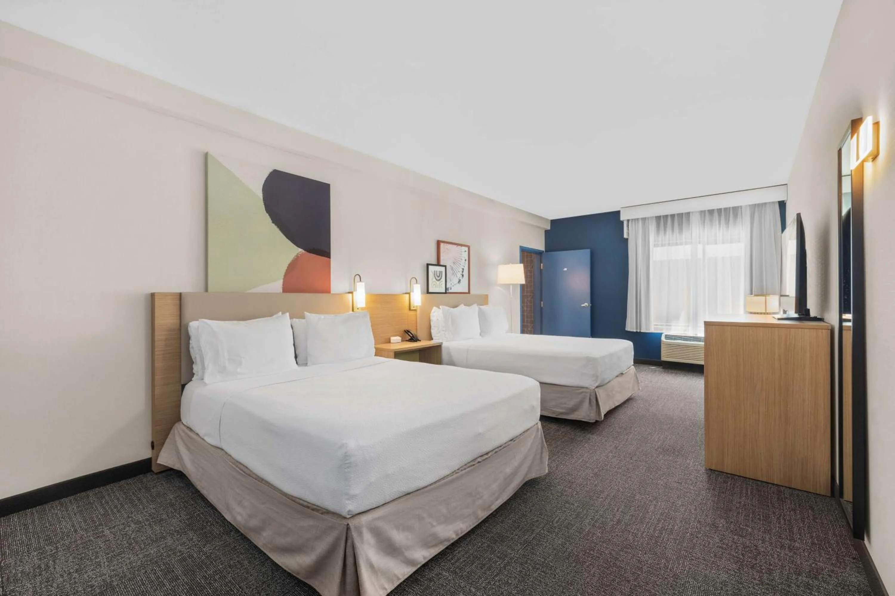 Bed in Spark by Hilton Bakersfield Central