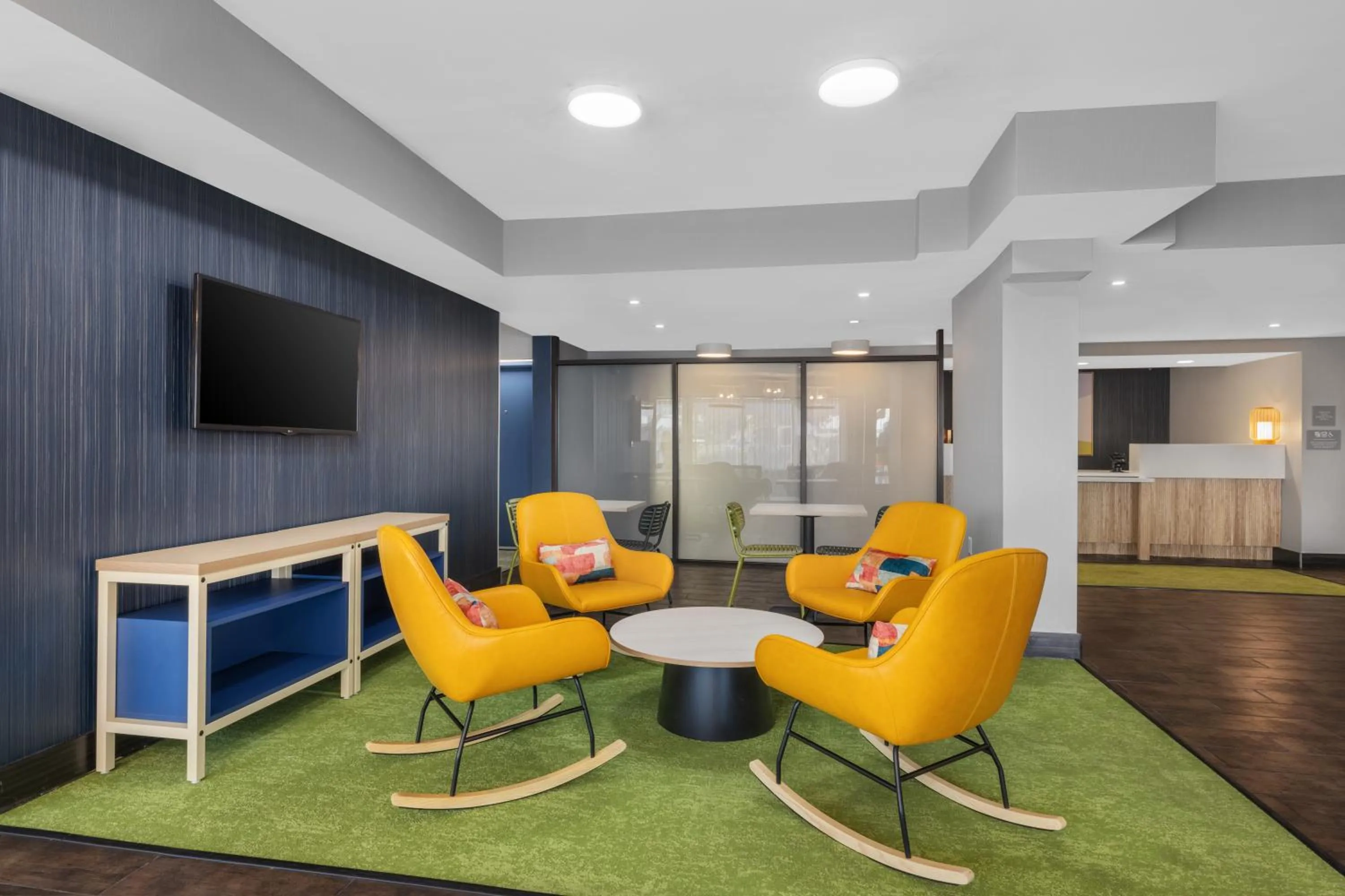 Spark by Hilton Bakersfield Central