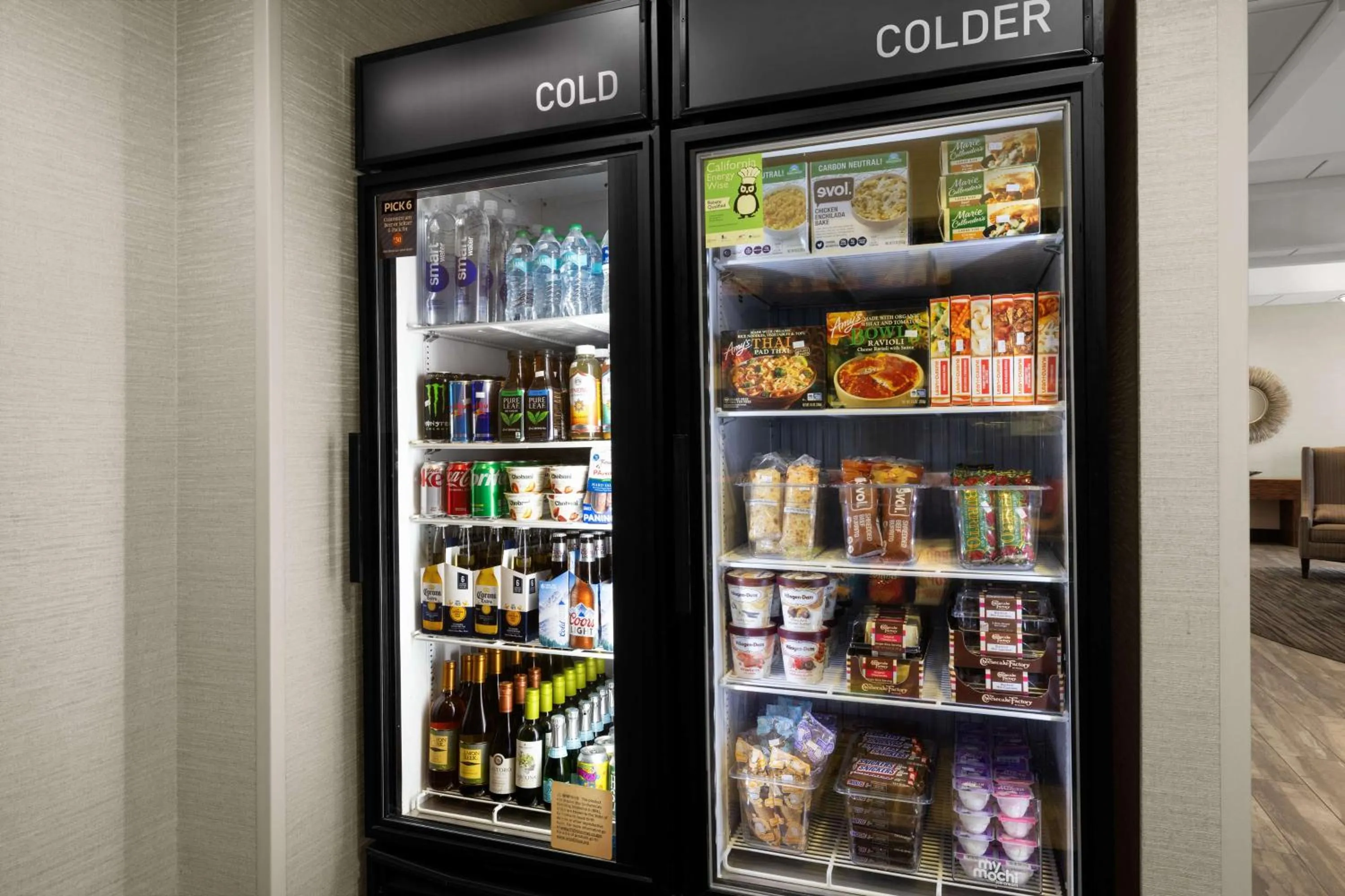 Restaurant/places to eat in Homewood Suites Bakersfield