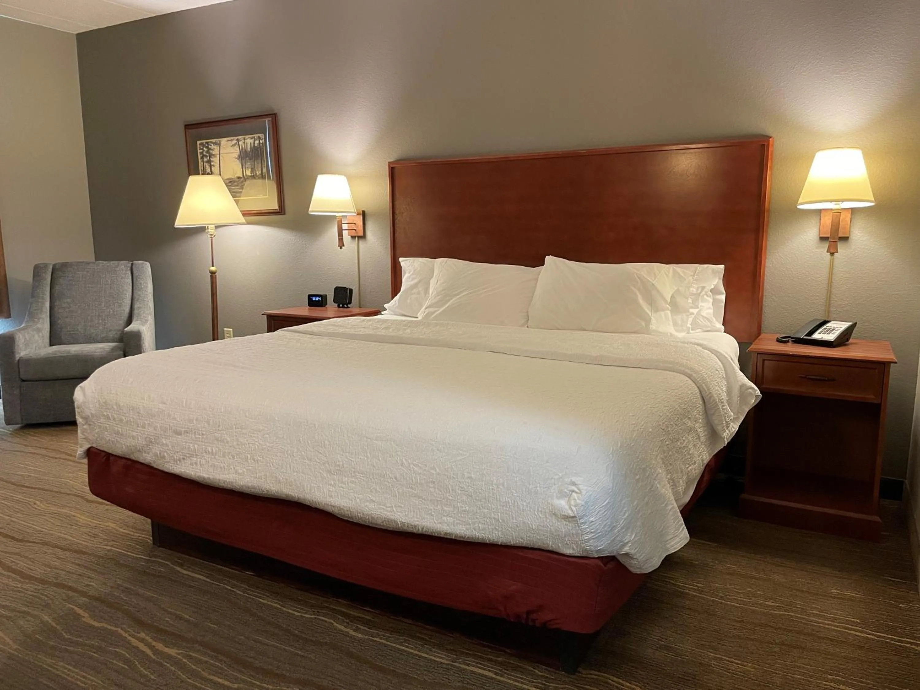 Bedroom, Bed in SouthShore Hotel on Lake Bemidji, Trademark Coll by Wyndham