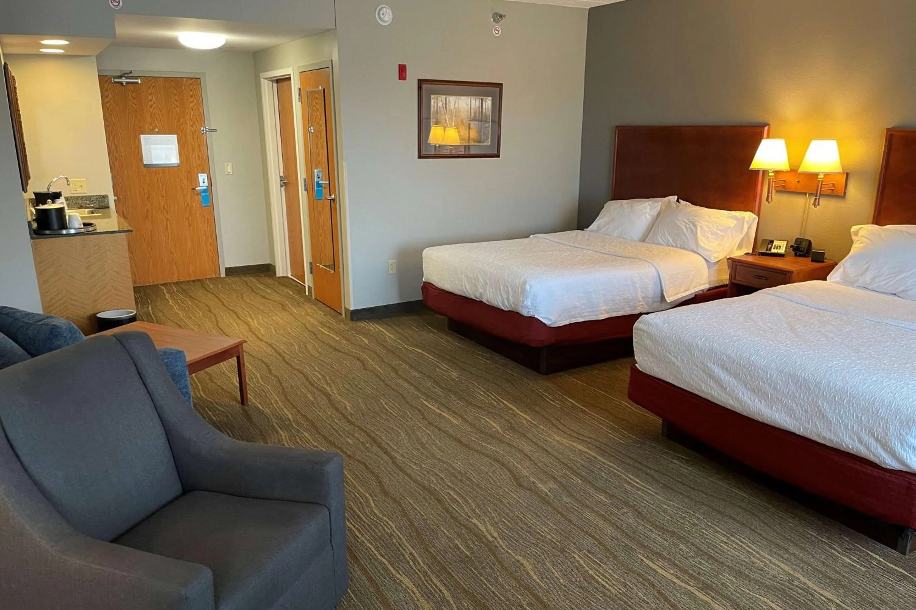 Photo of the whole room, Bed in SouthShore Hotel on Lake Bemidji, Trademark Coll by Wyndham
