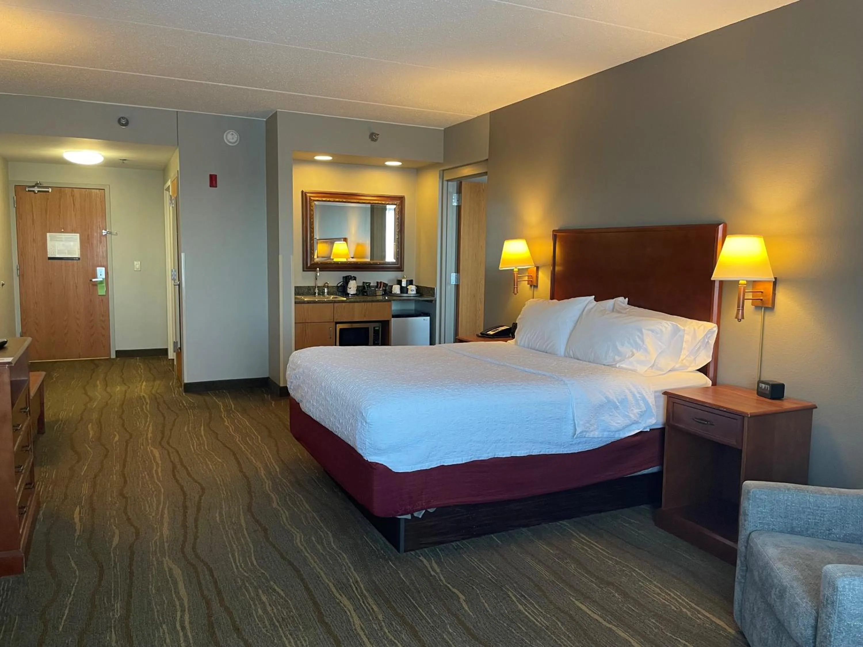 Bed in SouthShore Hotel on Lake Bemidji, Trademark Coll by Wyndham